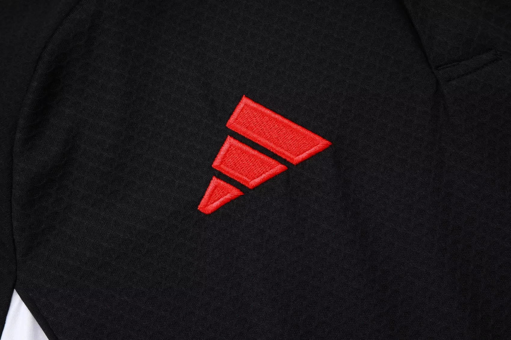 LVP 2526 training suit