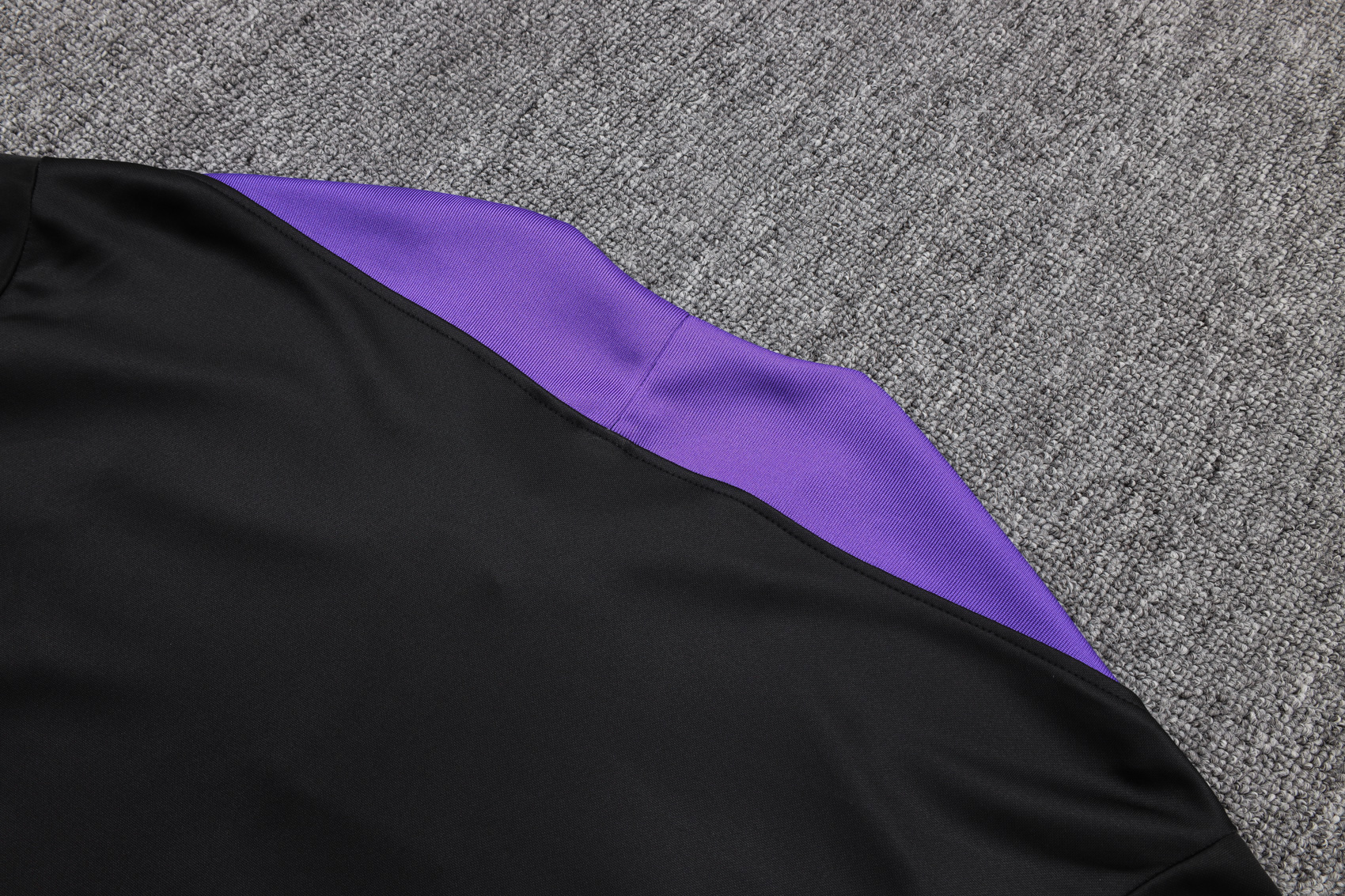 Barcelona Half Zipper Training Suit B2558