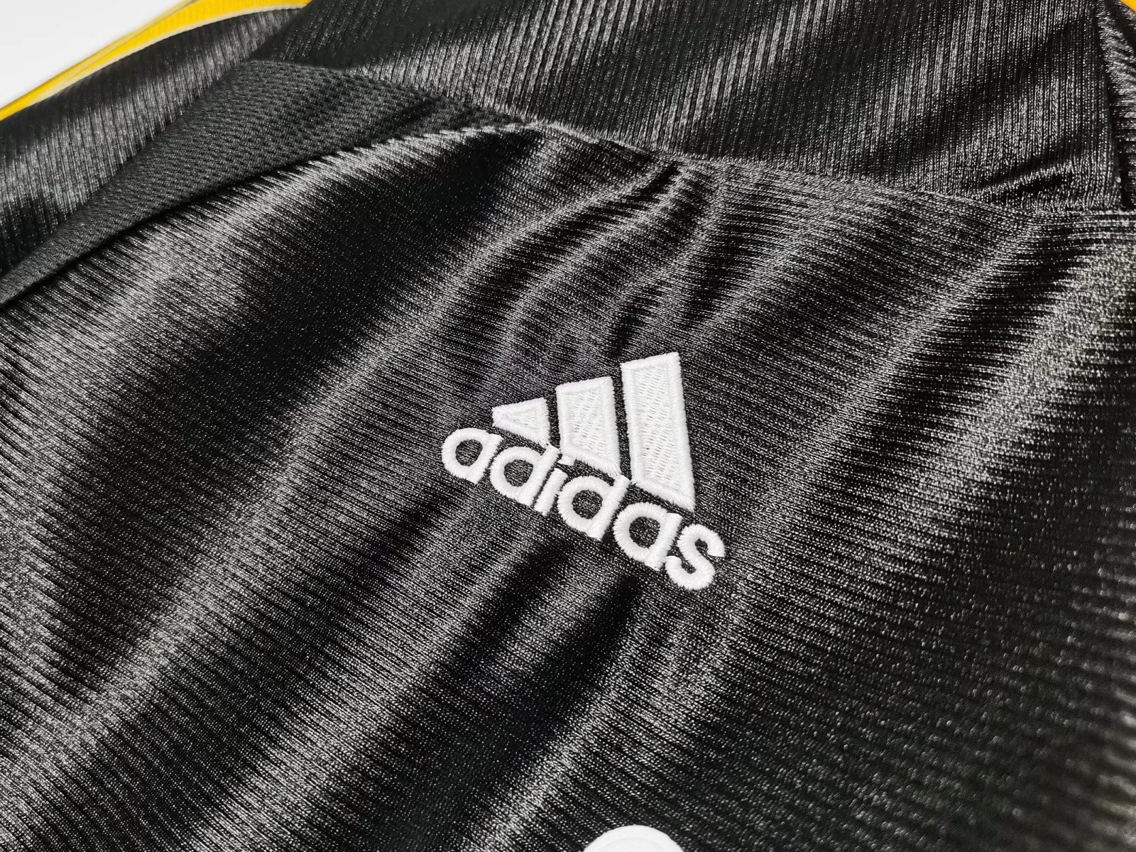 Retro Real Madrid 1999/01 Away Black