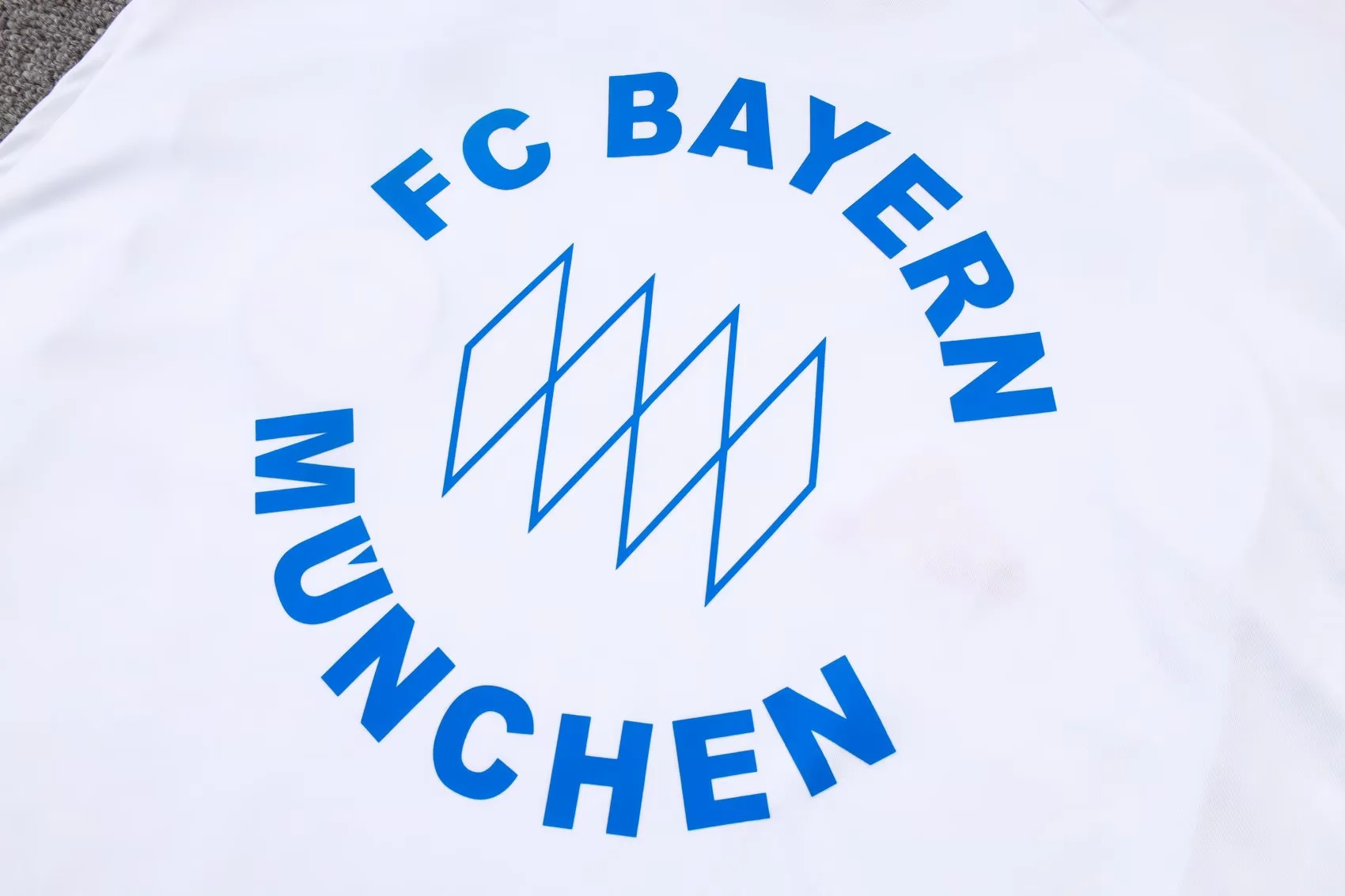 Bayern Sleevesless Training Suit D25104
