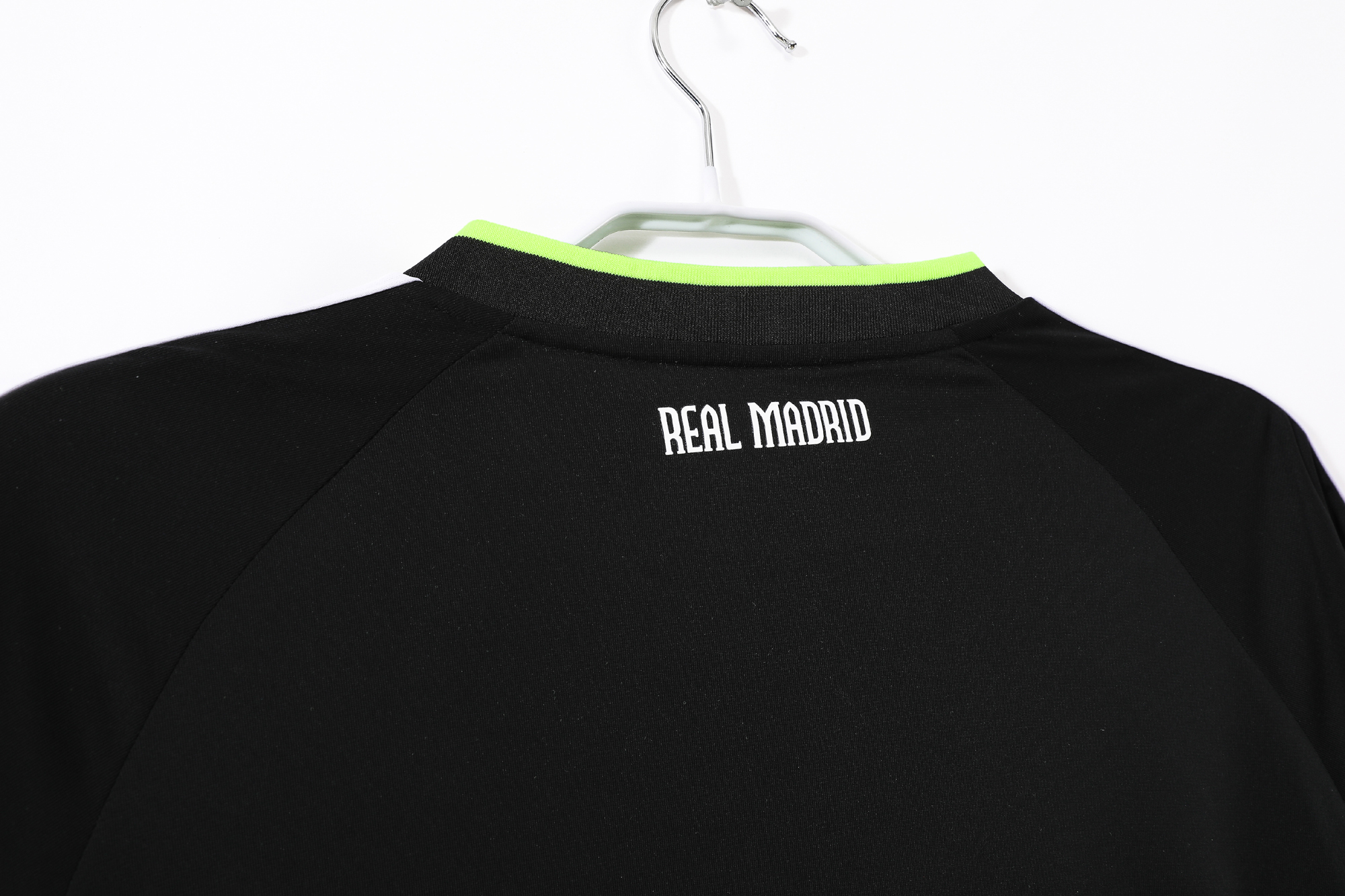 Retro Real Madrid 10/11 Away S-XXL