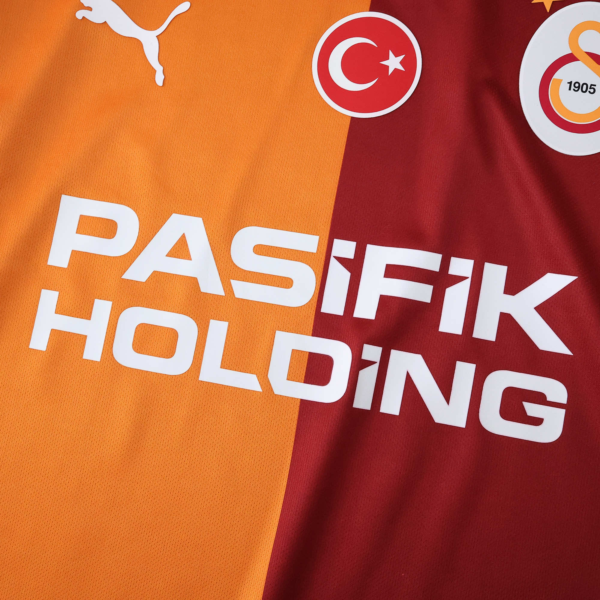 Galatasaray S.K. 25/26 Home 5 stars with sponsor S-4XL