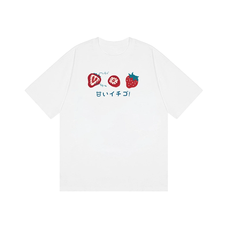 A loose short-sleeved T-shirt for women