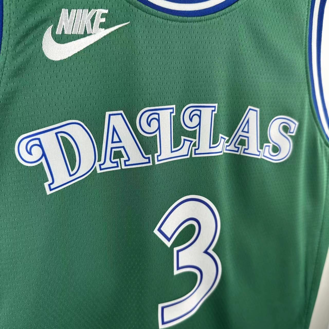 26 Season Mavericks Green #3 Davis