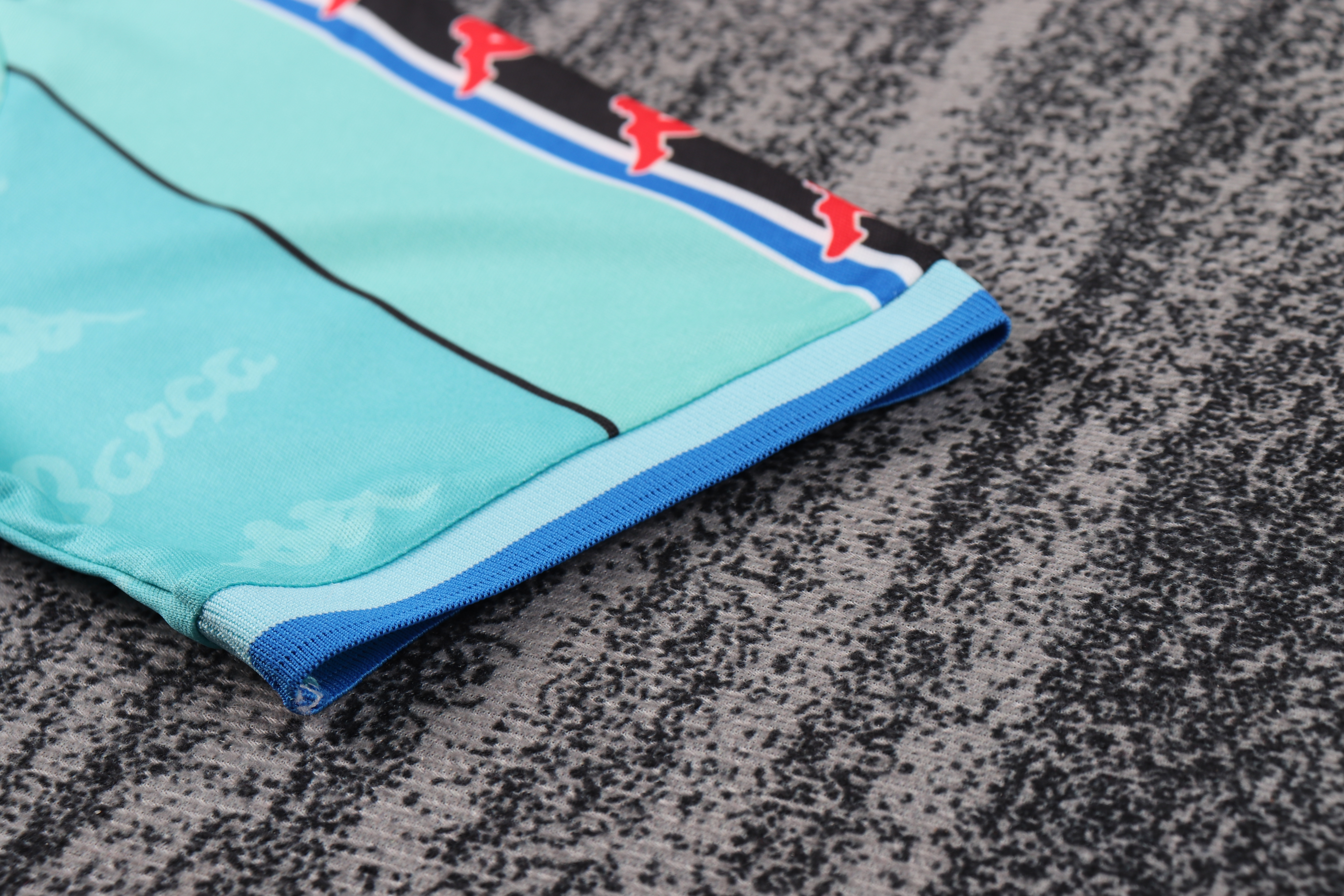 Kids kit Barcelona 96/97 Away