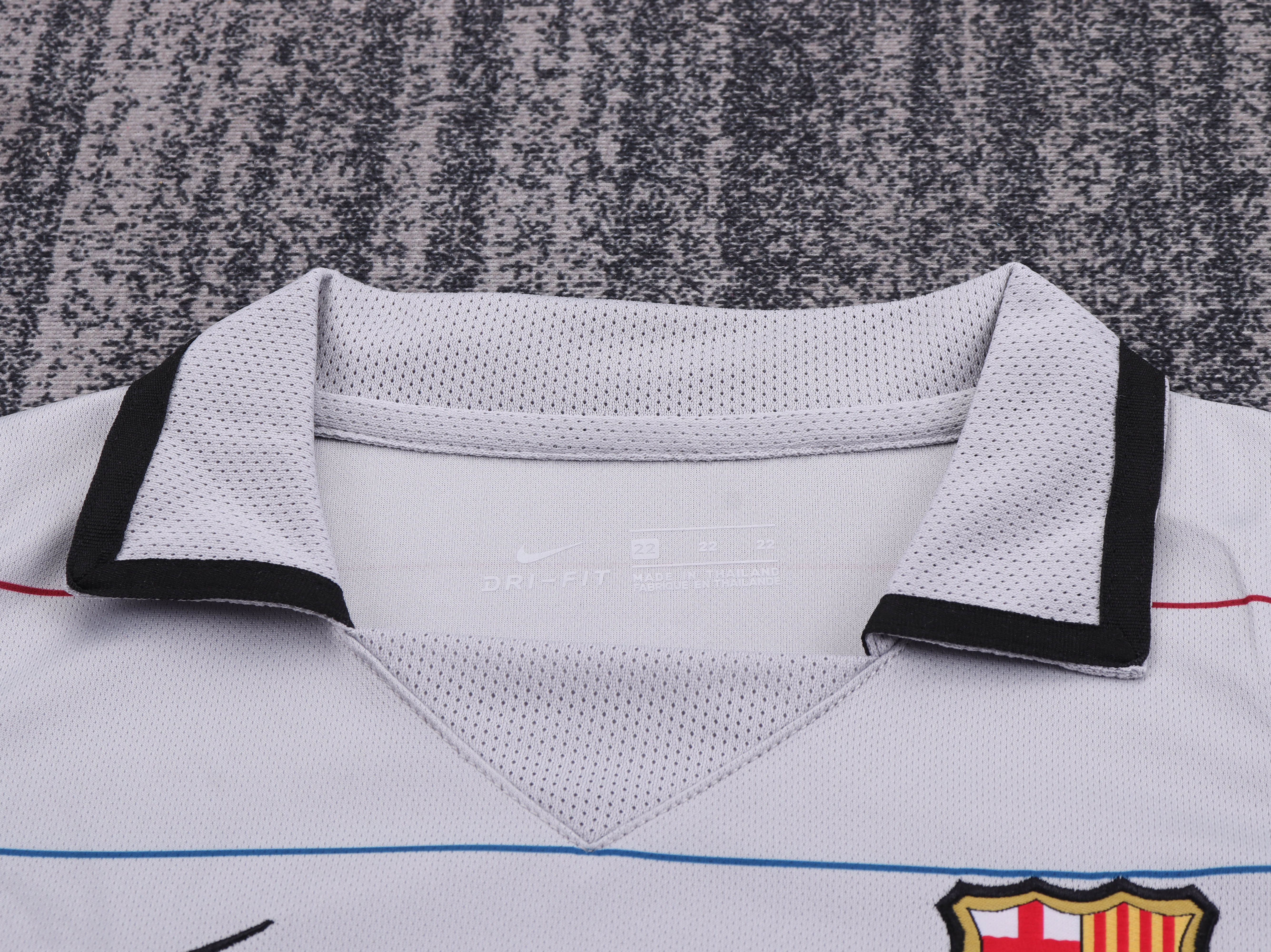 Kids kit Barcelona 03/04 Away