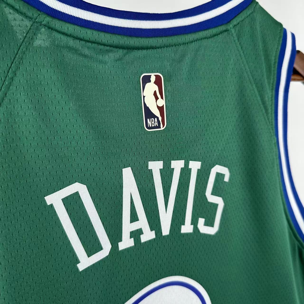 26 Season Mavericks Green #3 Davis