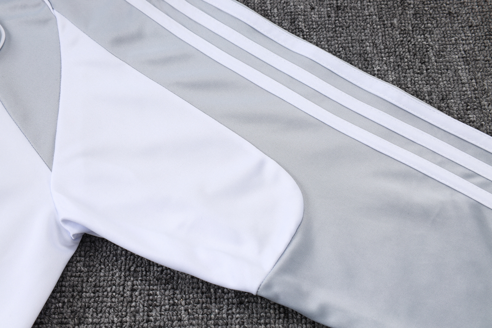 Adult / Kids 2526 Real Madrid Half Zipper Training Suit