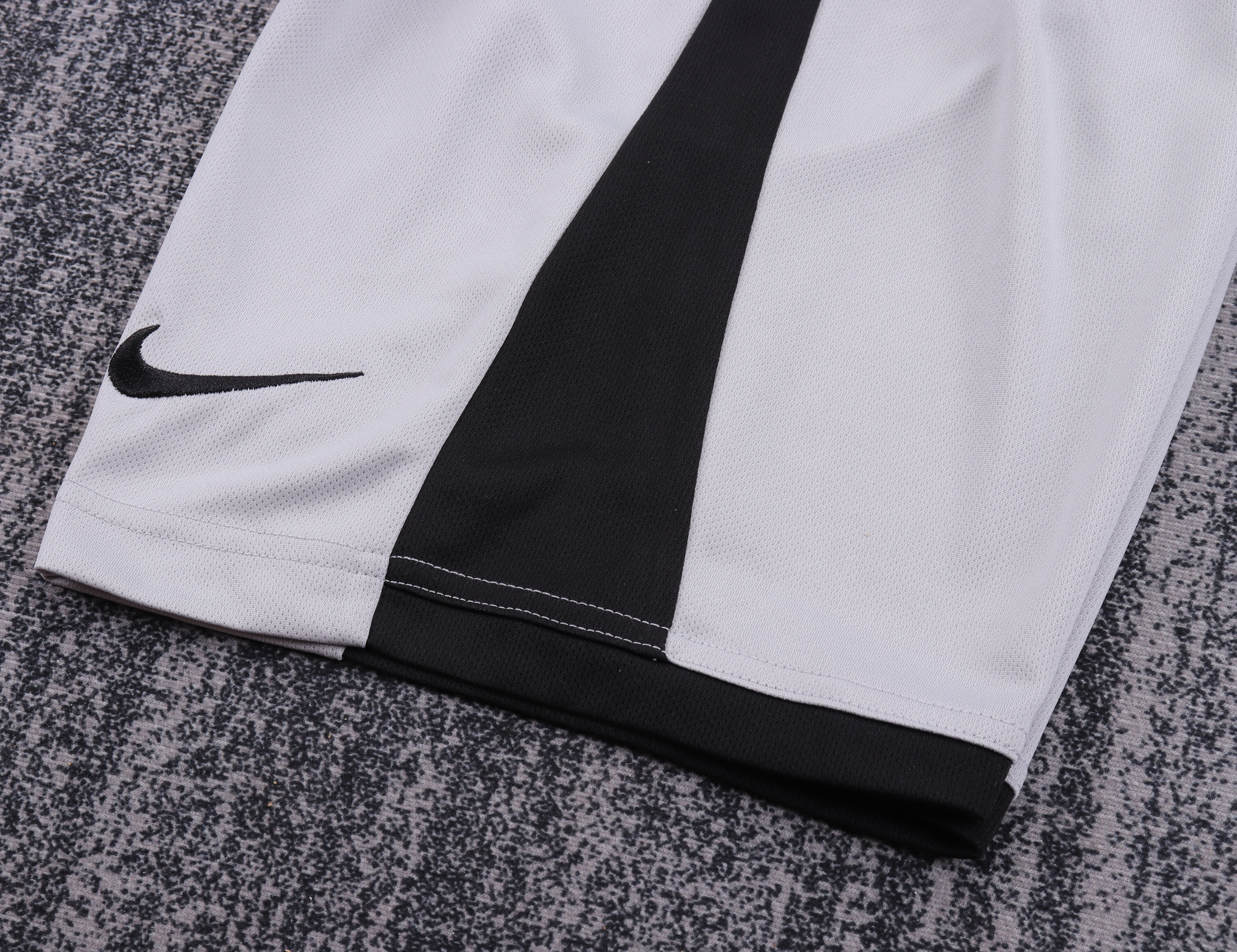 Kids kit Barcelona 03/04 Away