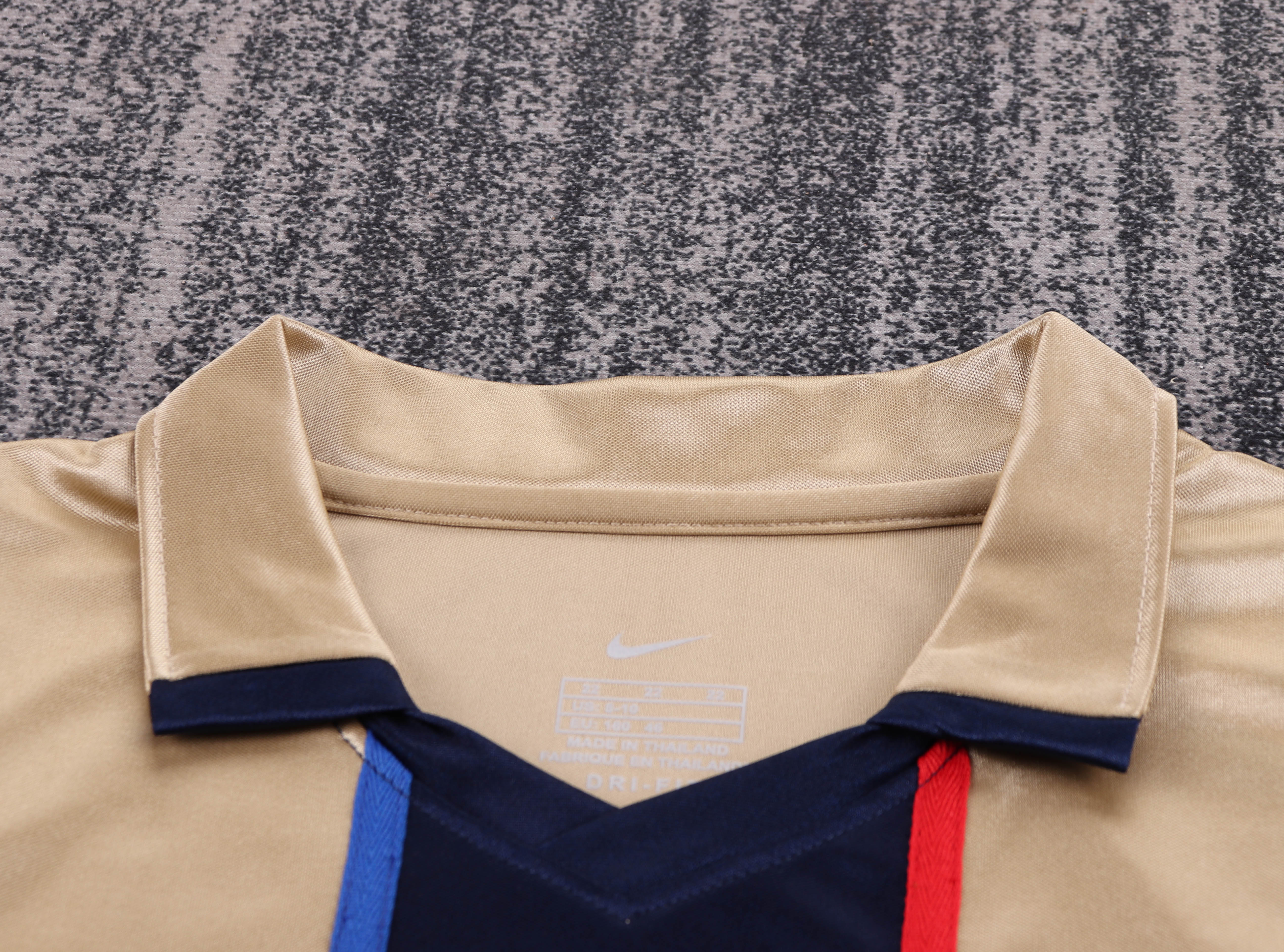 Kids kit Barcelona 01/02 Away