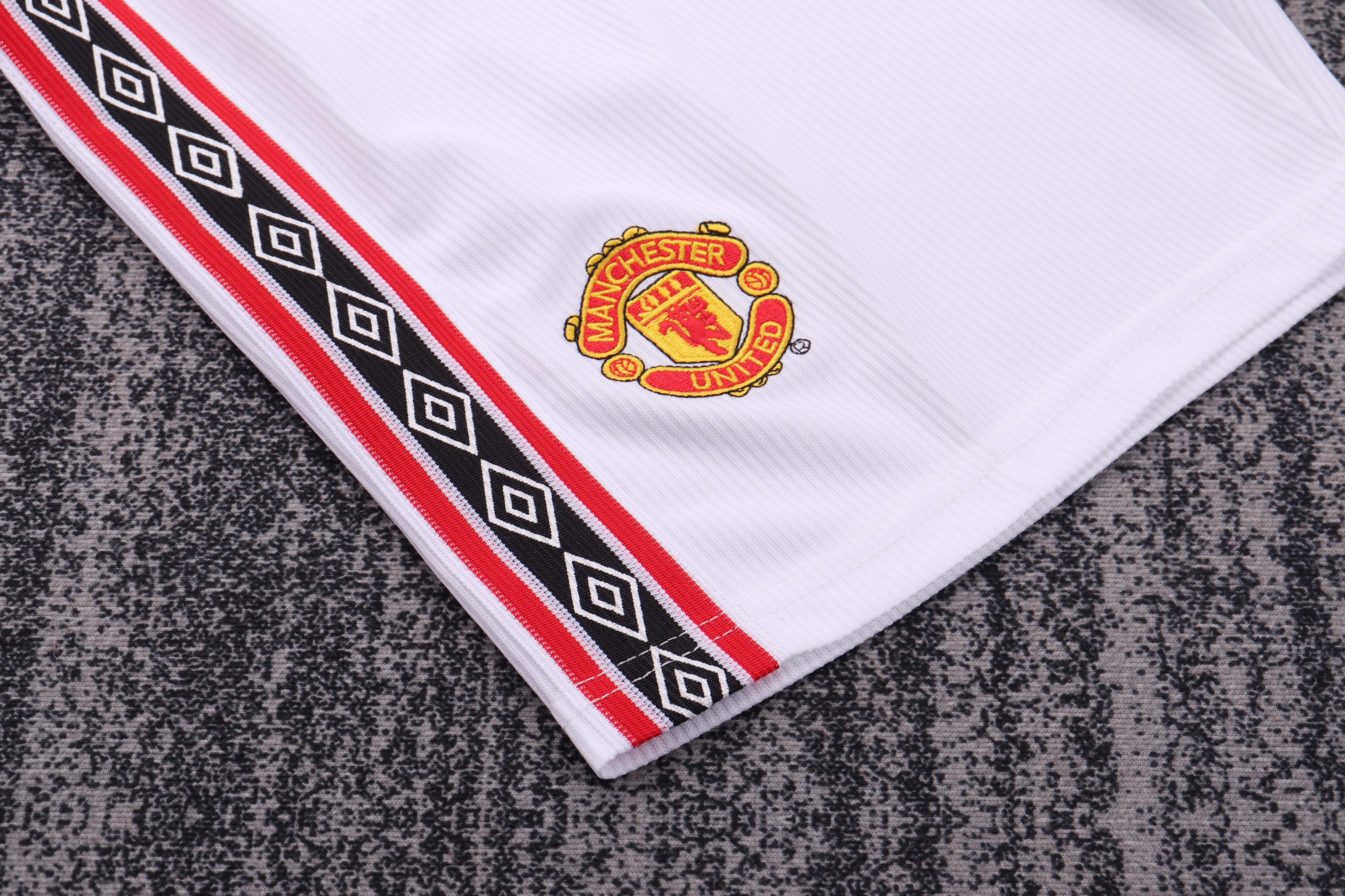 Kids Retro Man Utd 98/99 White