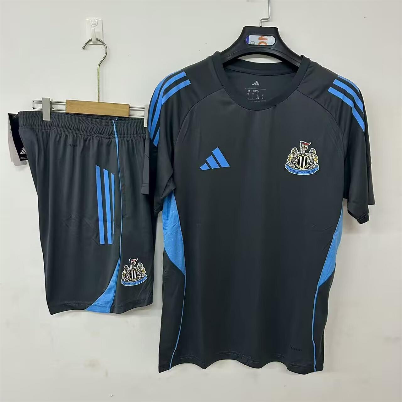 Newcastle 25/26 Training Short Sleeves S-3XL