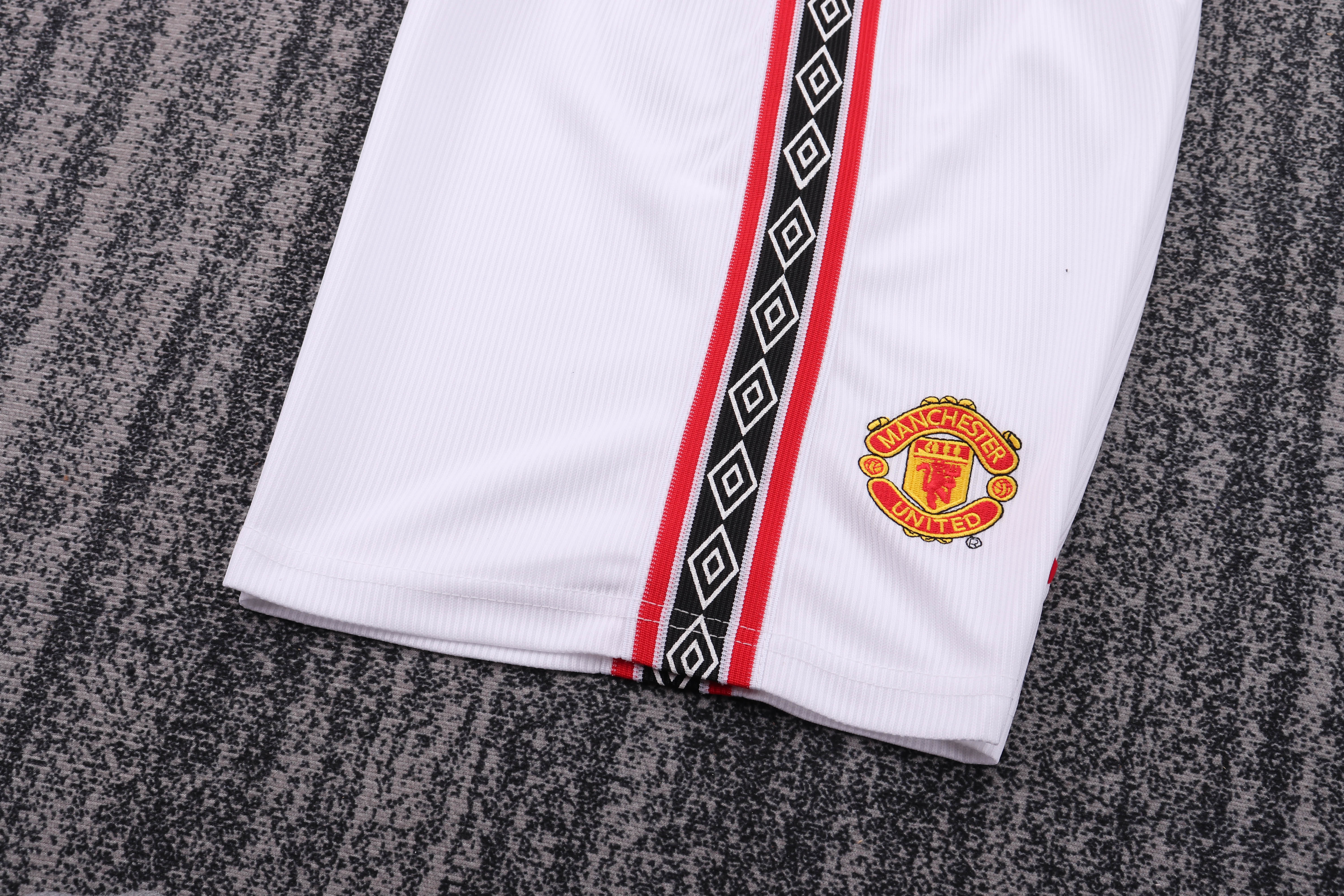 Kids Retro Man Utd 98/99 White