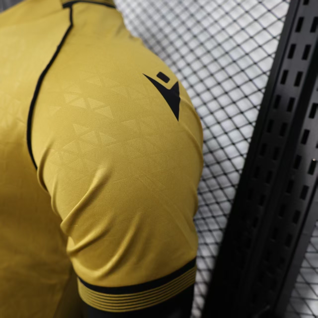 Player Version Crystal Palace 25/26 Eagle Gold Shirt S-XXL