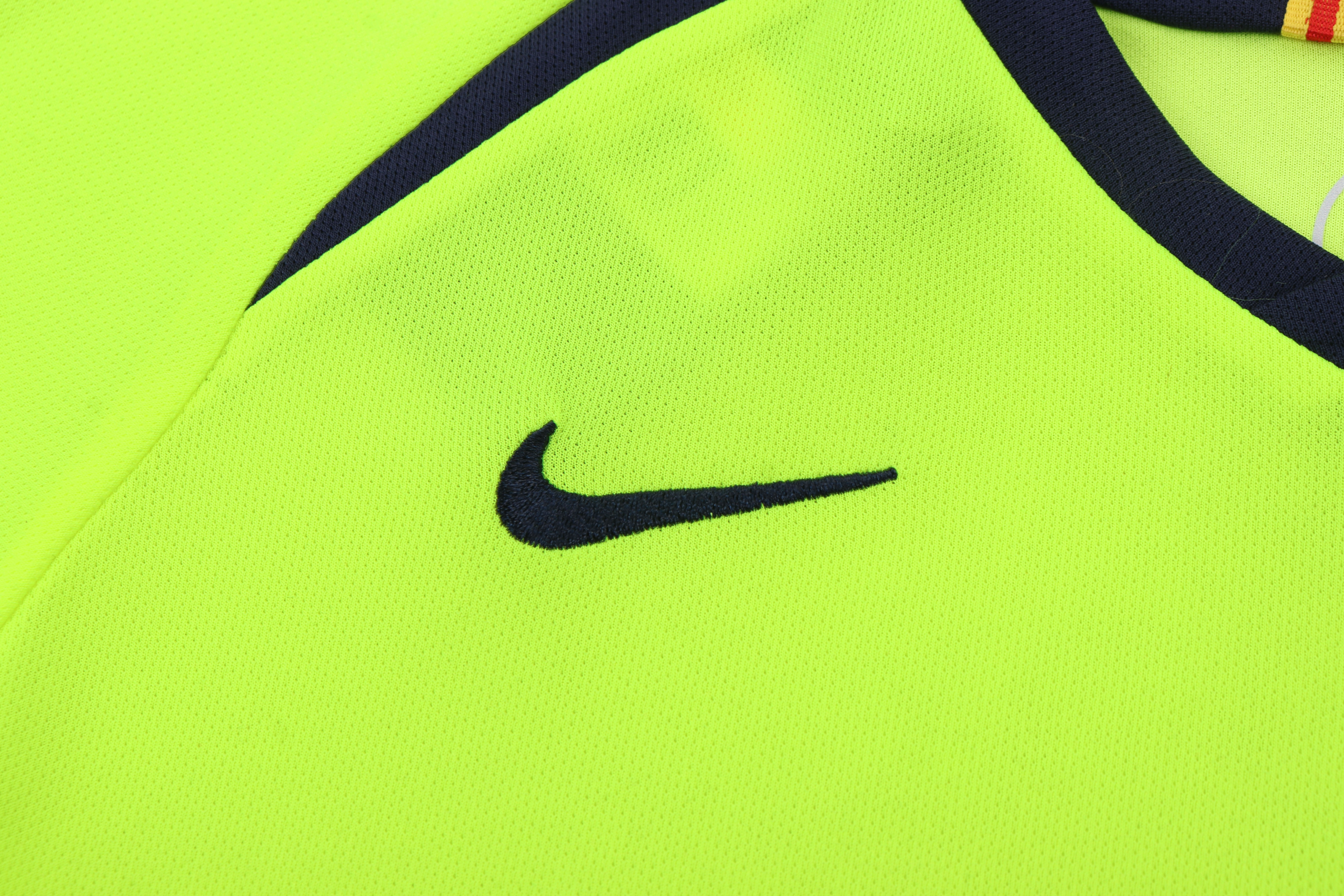 Kids kit Barcelona 05/06 Away