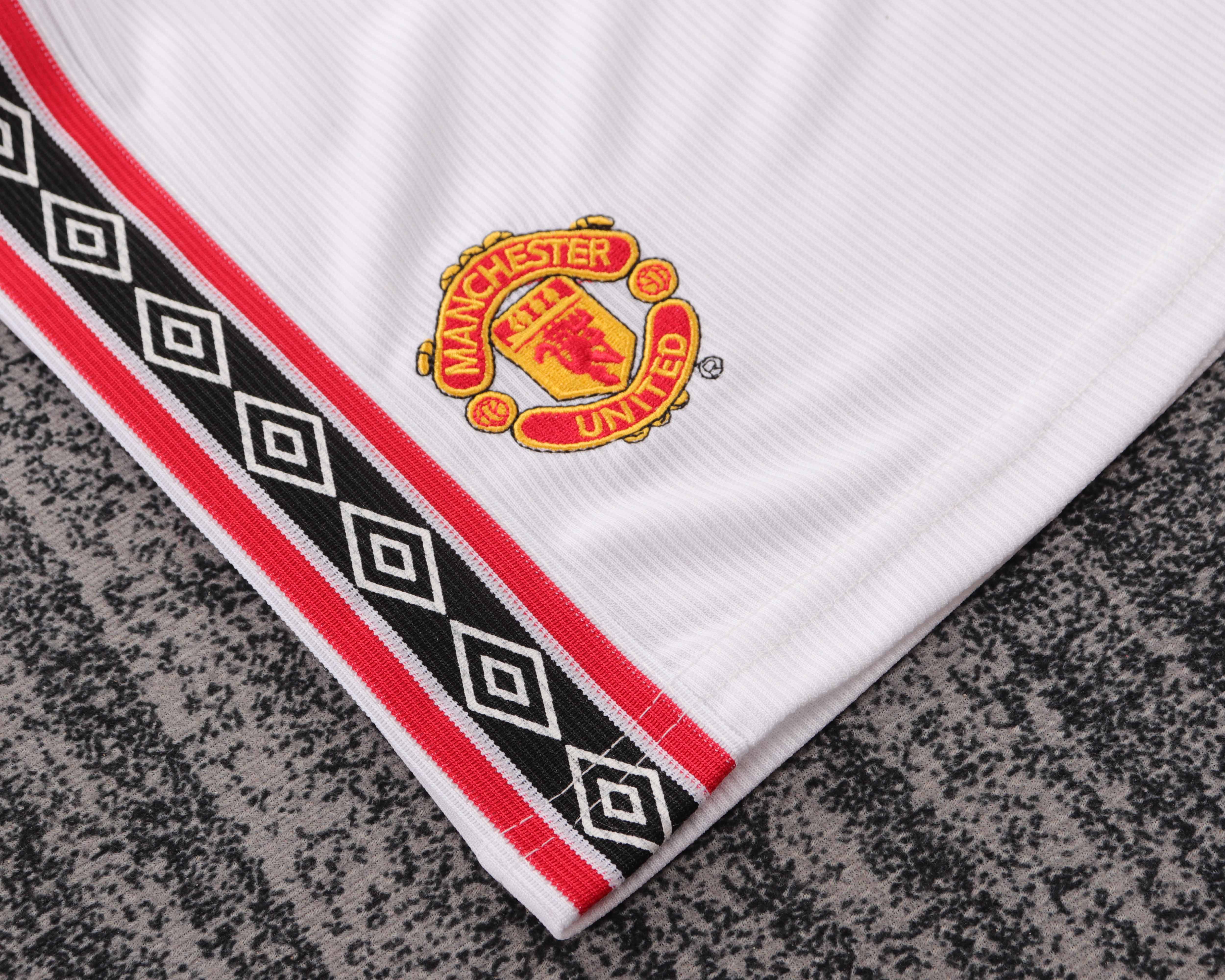 Kids Retro Man Utd 98/99 Home