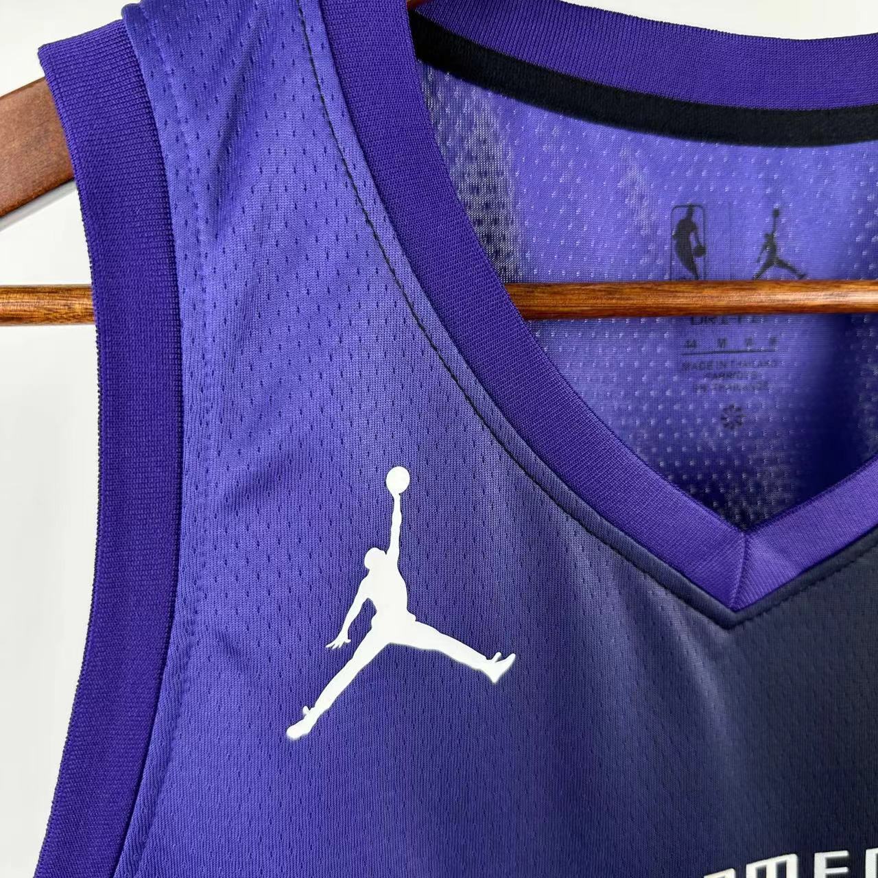 24 SEASON SACRAMENTO KINGS PURPLE  #18