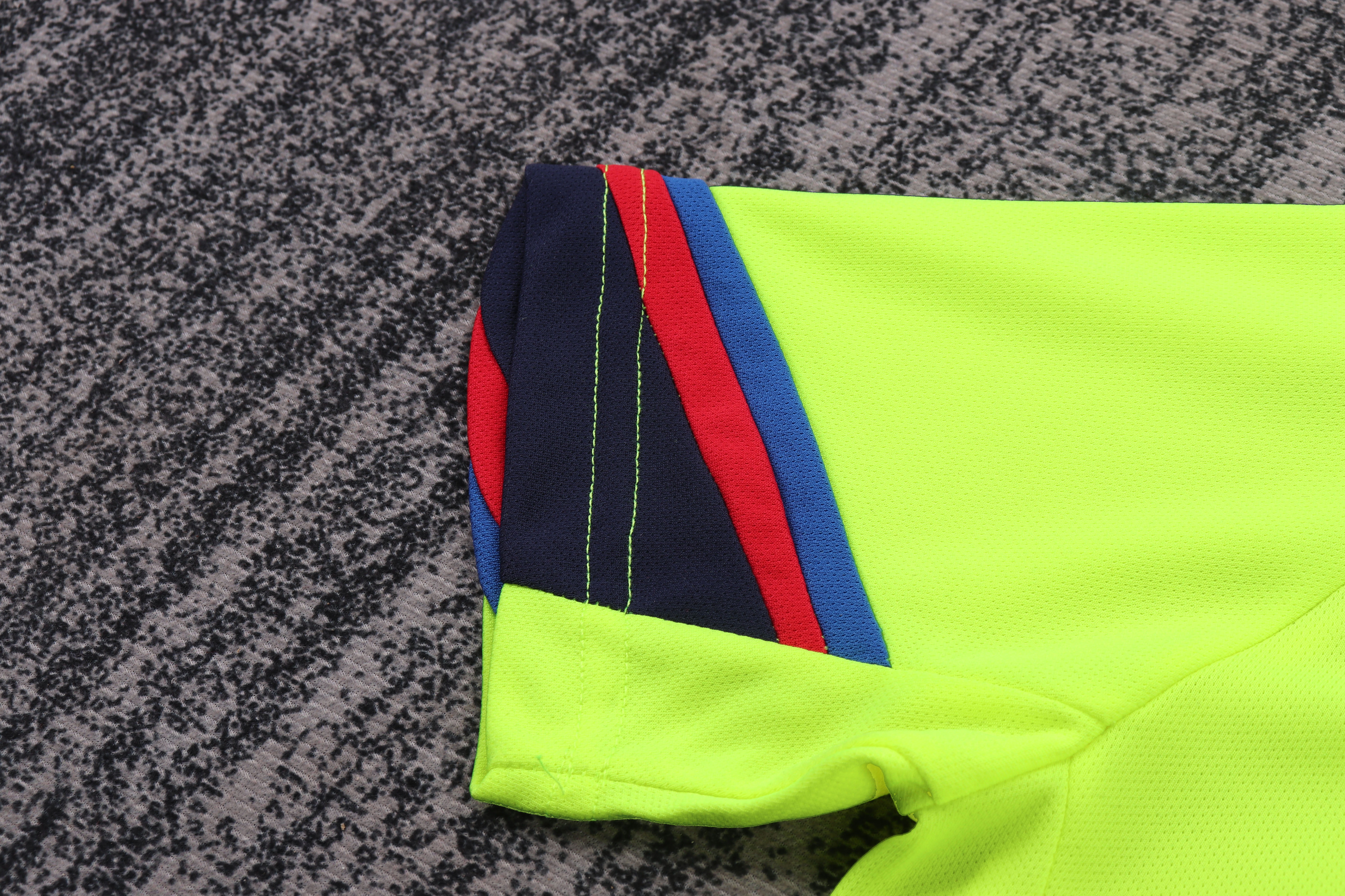 Kids kit Barcelona 05/06 Away