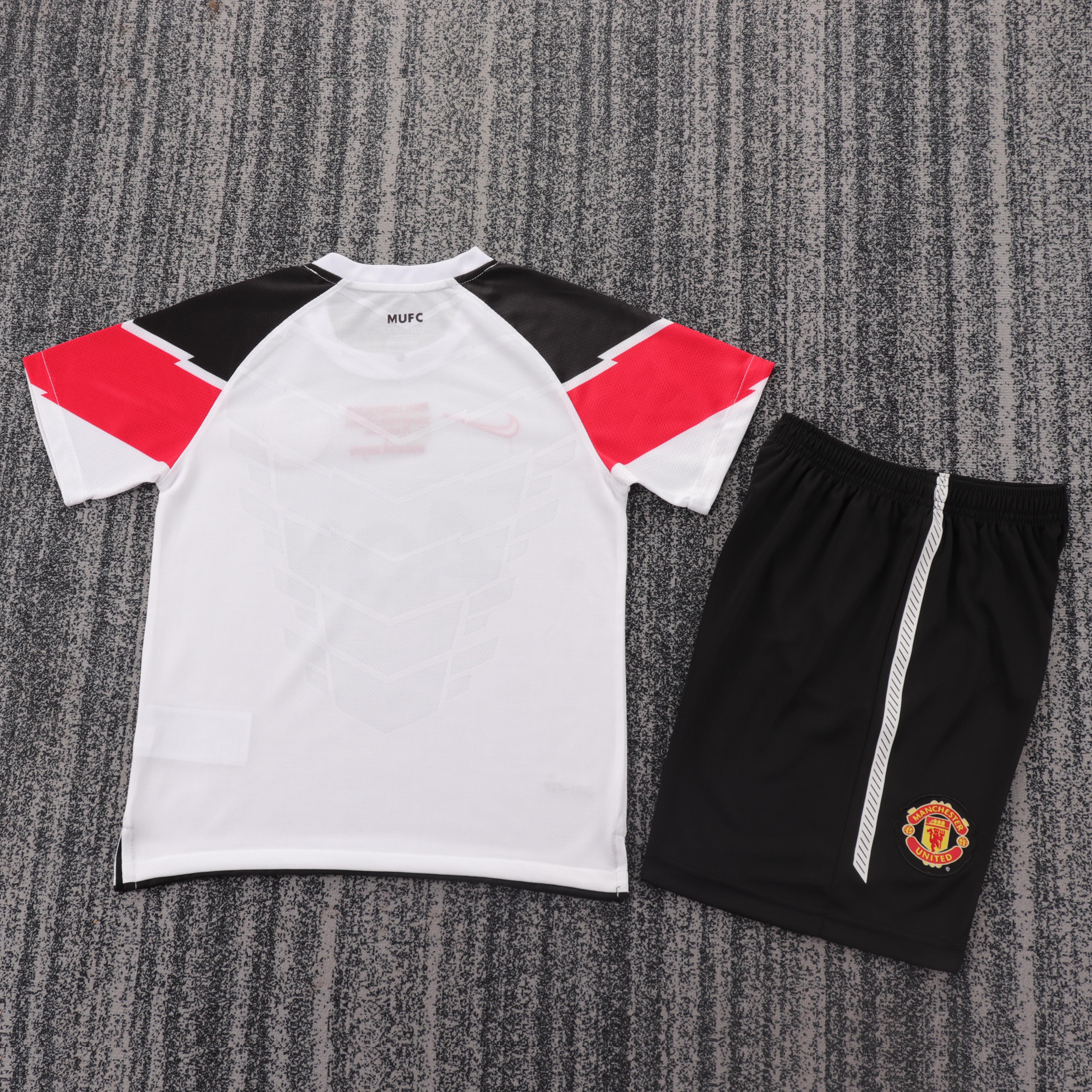 Kids Retro Man Utd 11/12 Away UCL