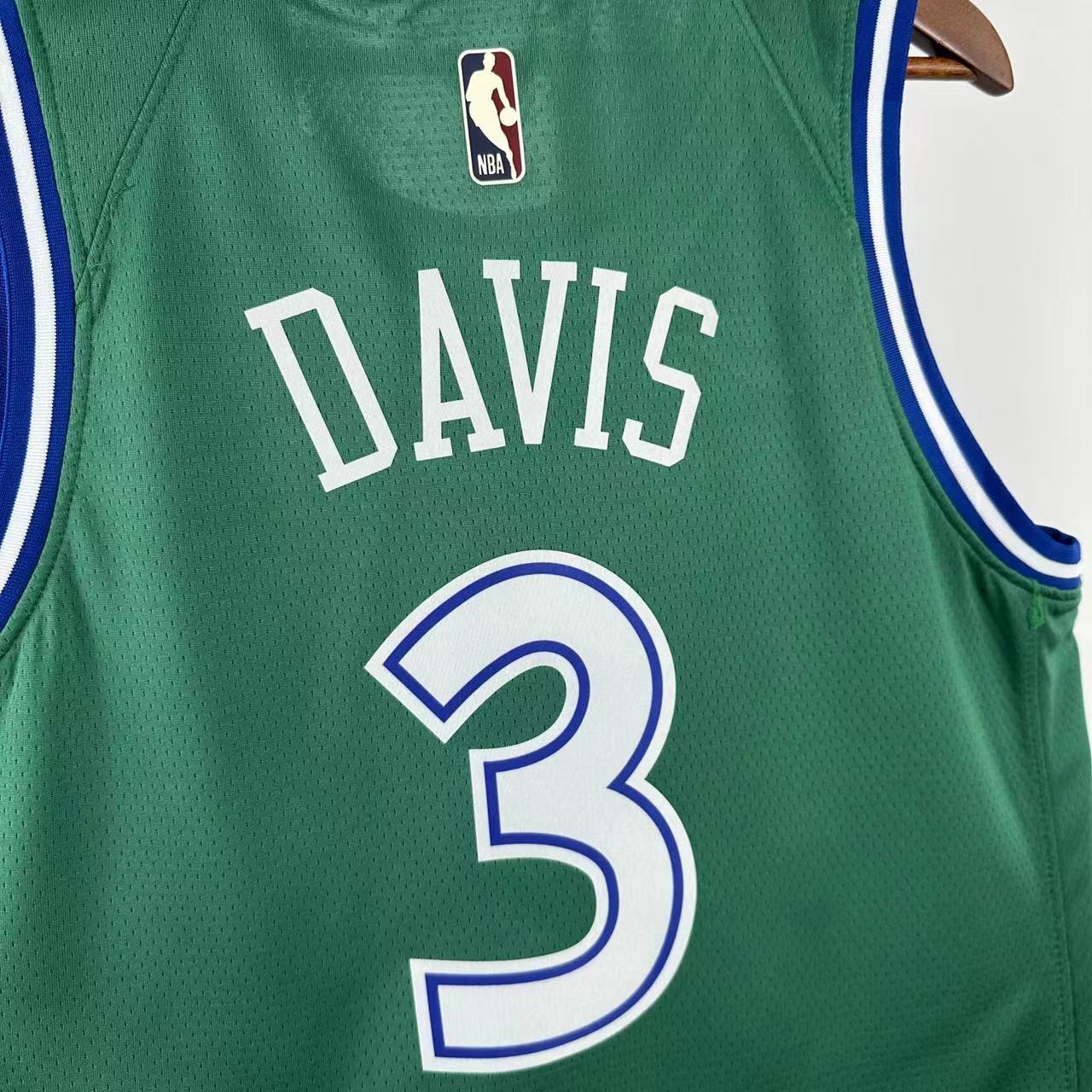 26 Season Mavericks Green #3 Davis
