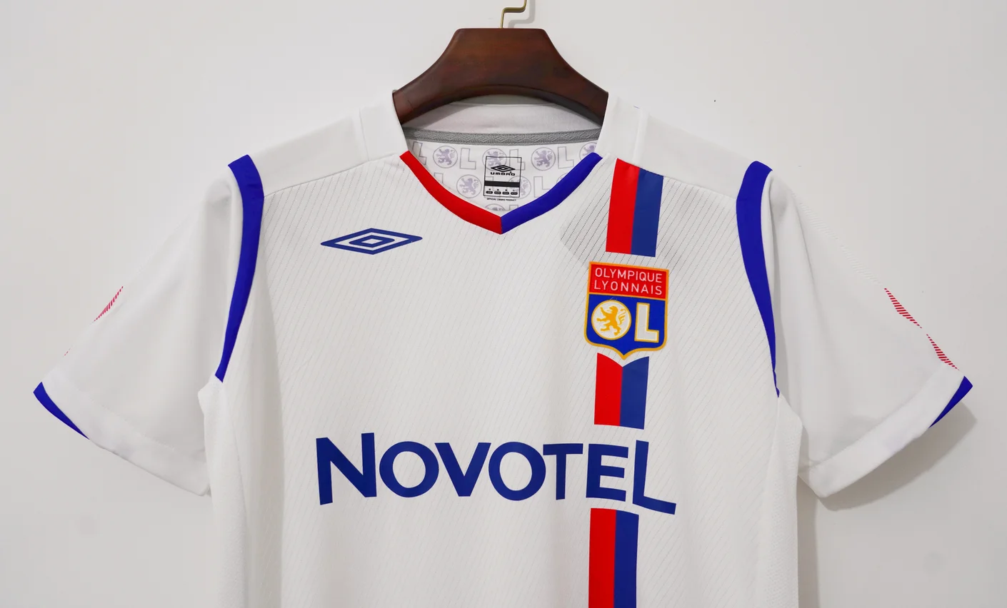 Retro Olympique Lyonnais 08/09 Home Jersey