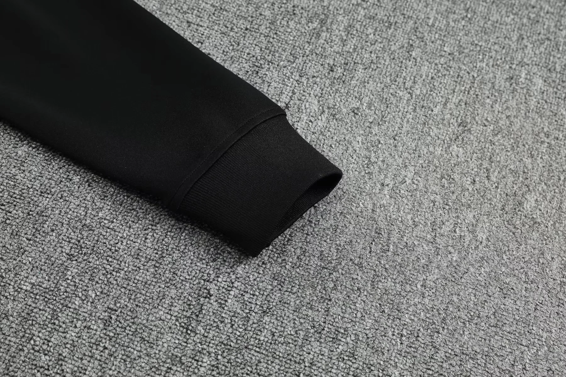 2526 LVP Full zipper Training suit Black