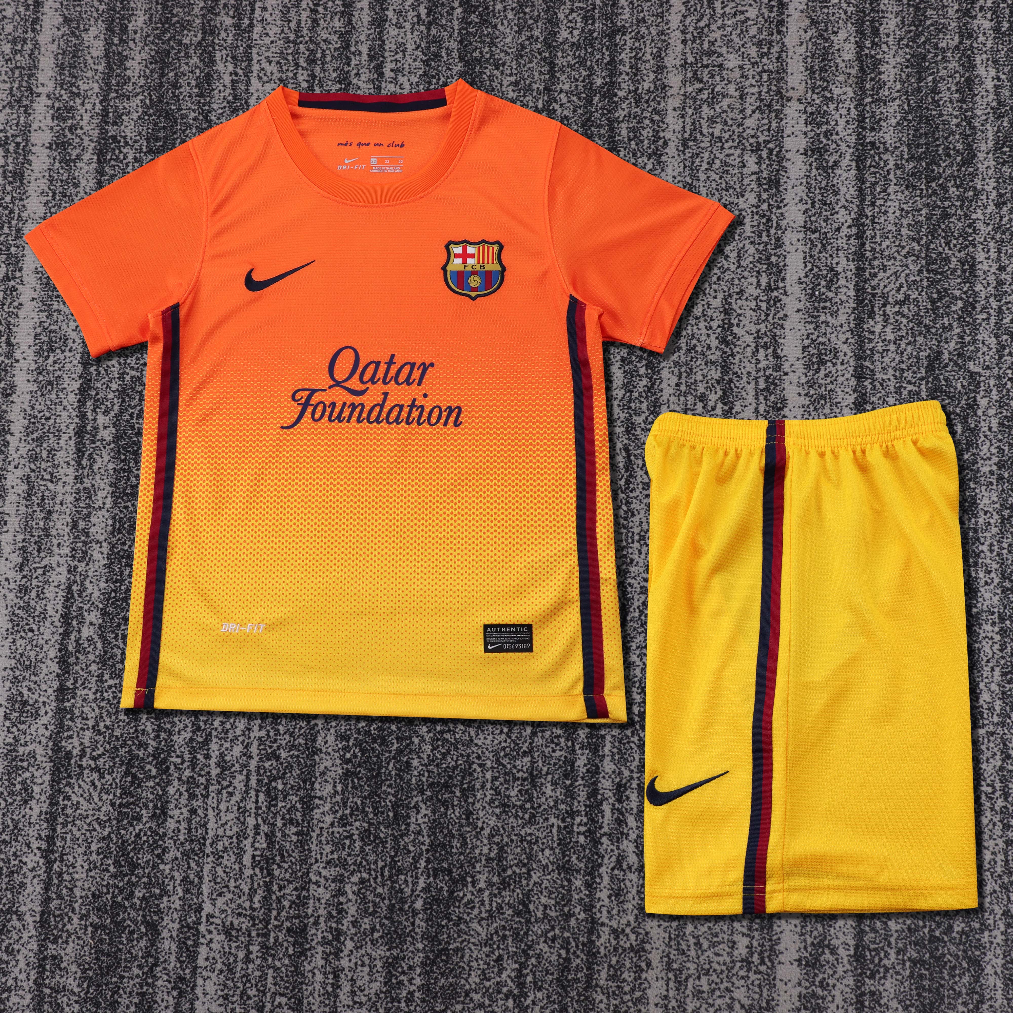Kids kit Barcelona 12/13 Away