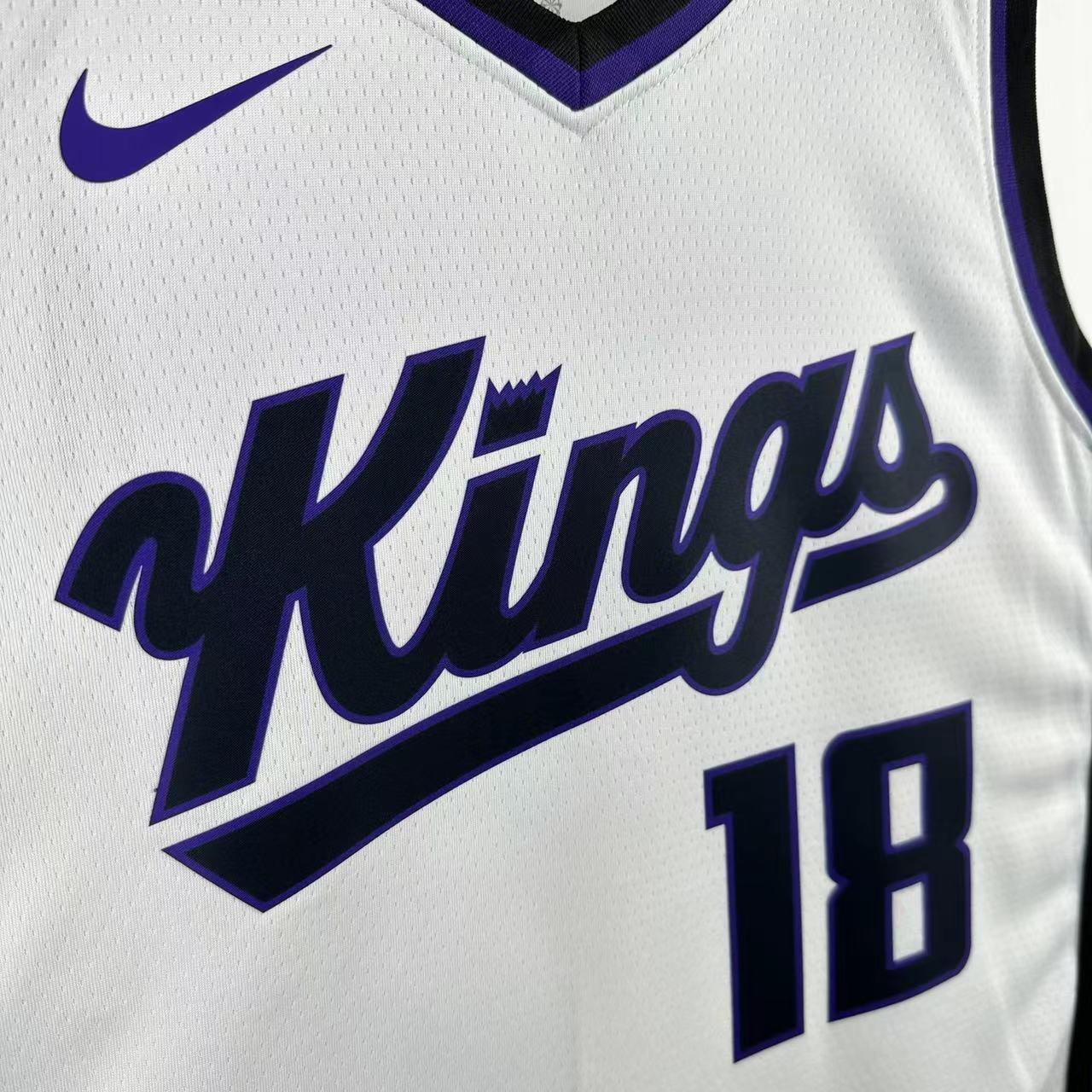 24 SEASON SACRAMENTO KINGS WHITE  #18
