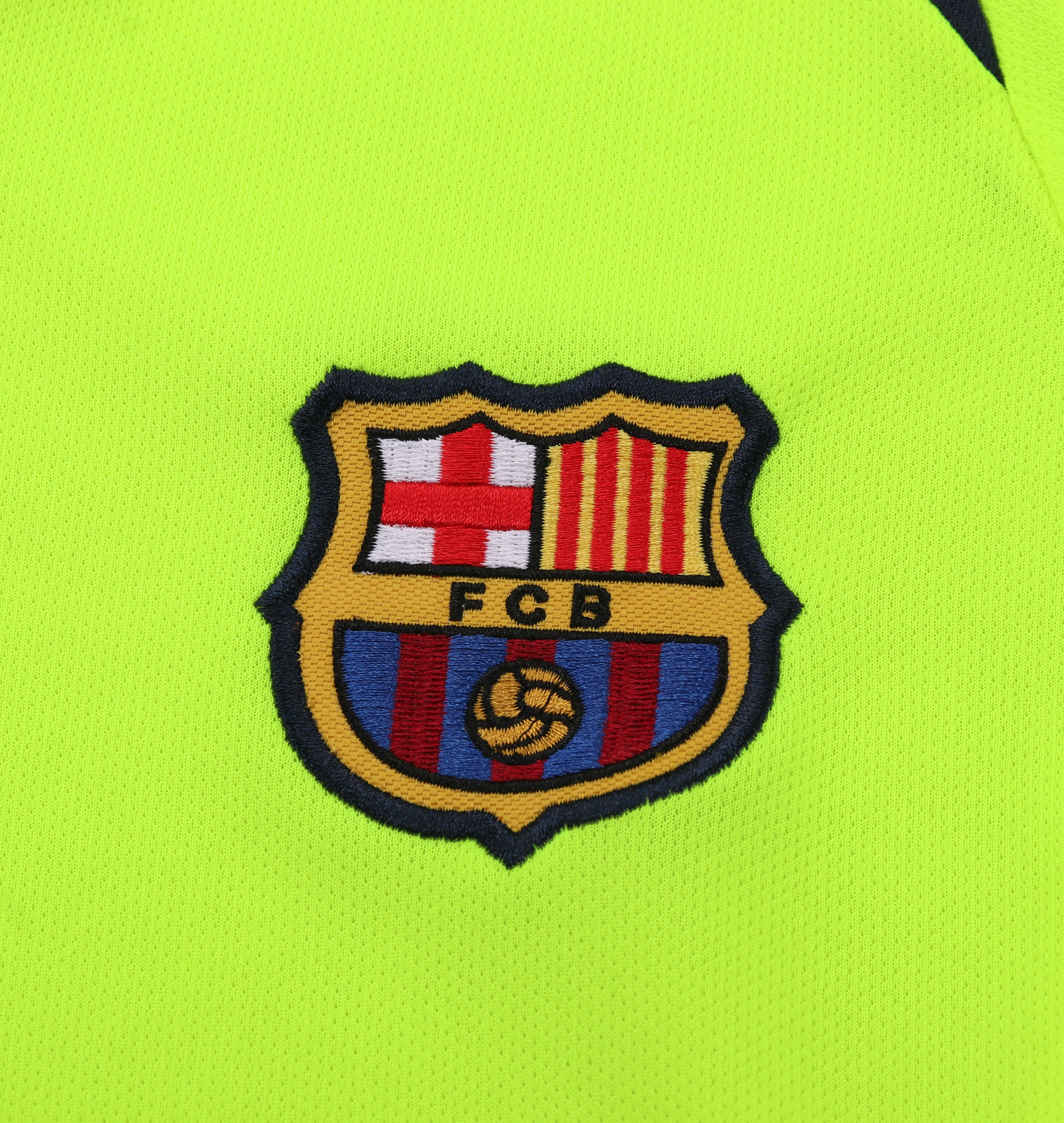 Kids kit Barcelona 05/06 Away