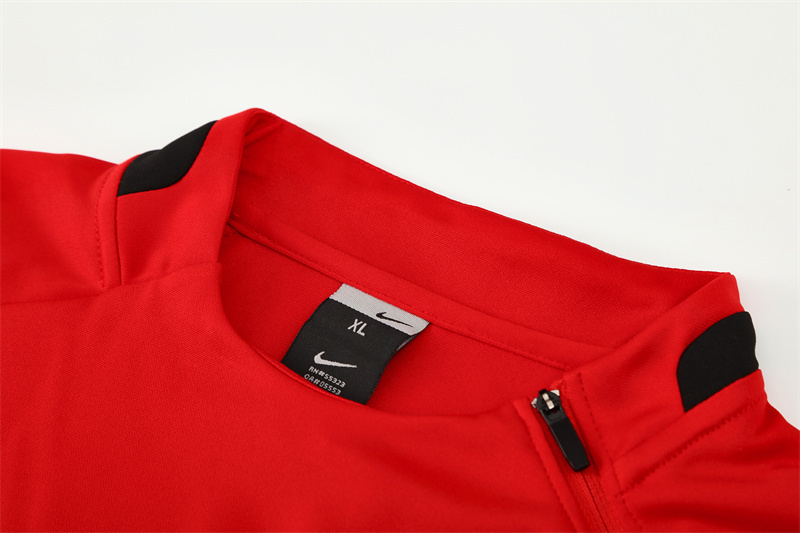 Man Utd 2002-03 Training Red