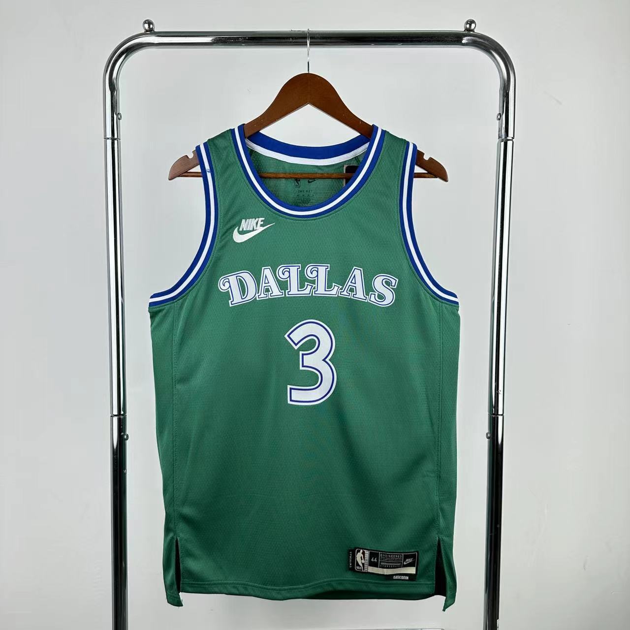 26 Season Mavericks Green #3 Davis