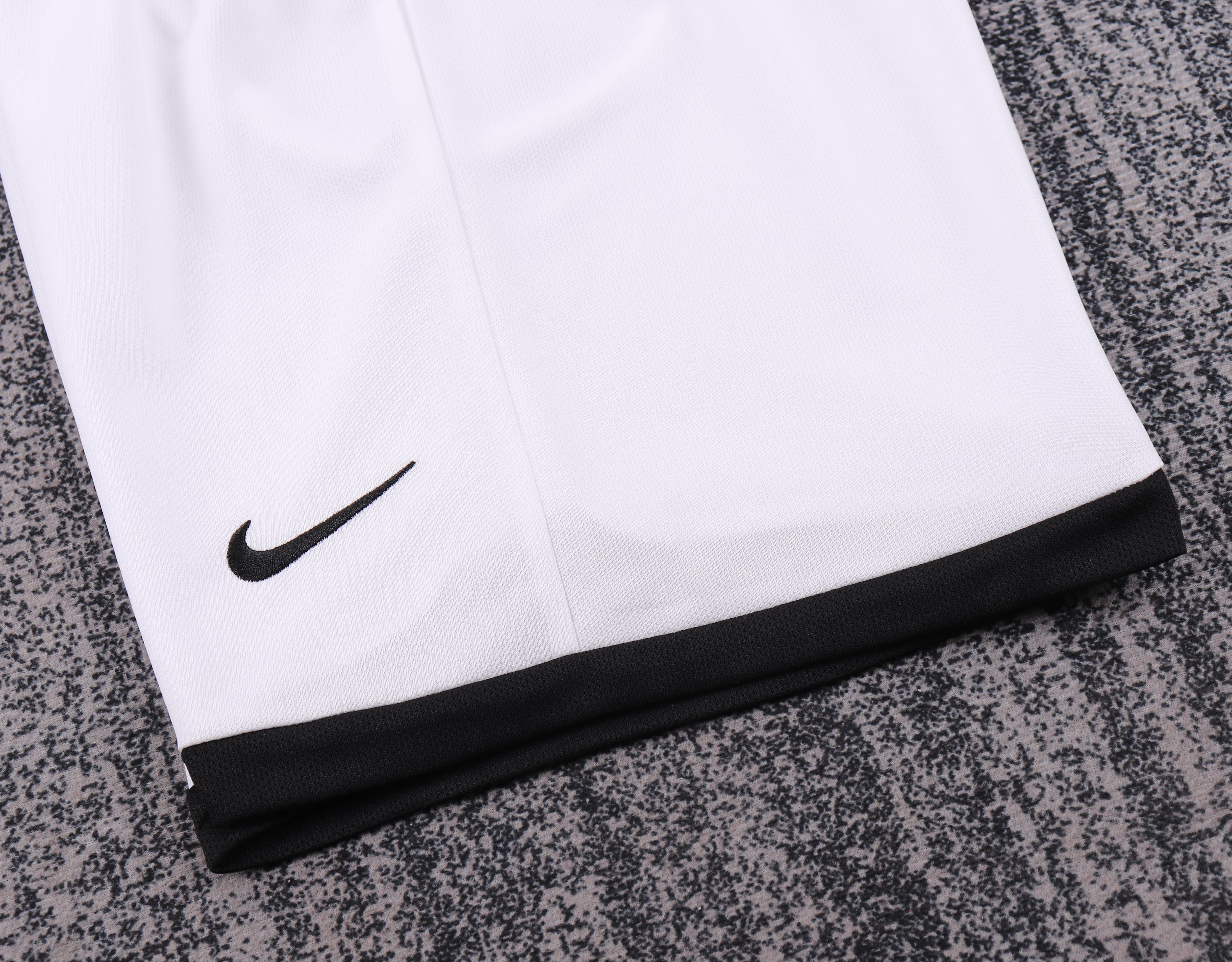 Kids Retro Man Utd 03/05 Away