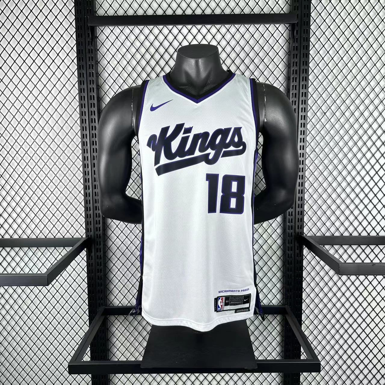 24 SEASON SACRAMENTO KINGS WHITE  #18
