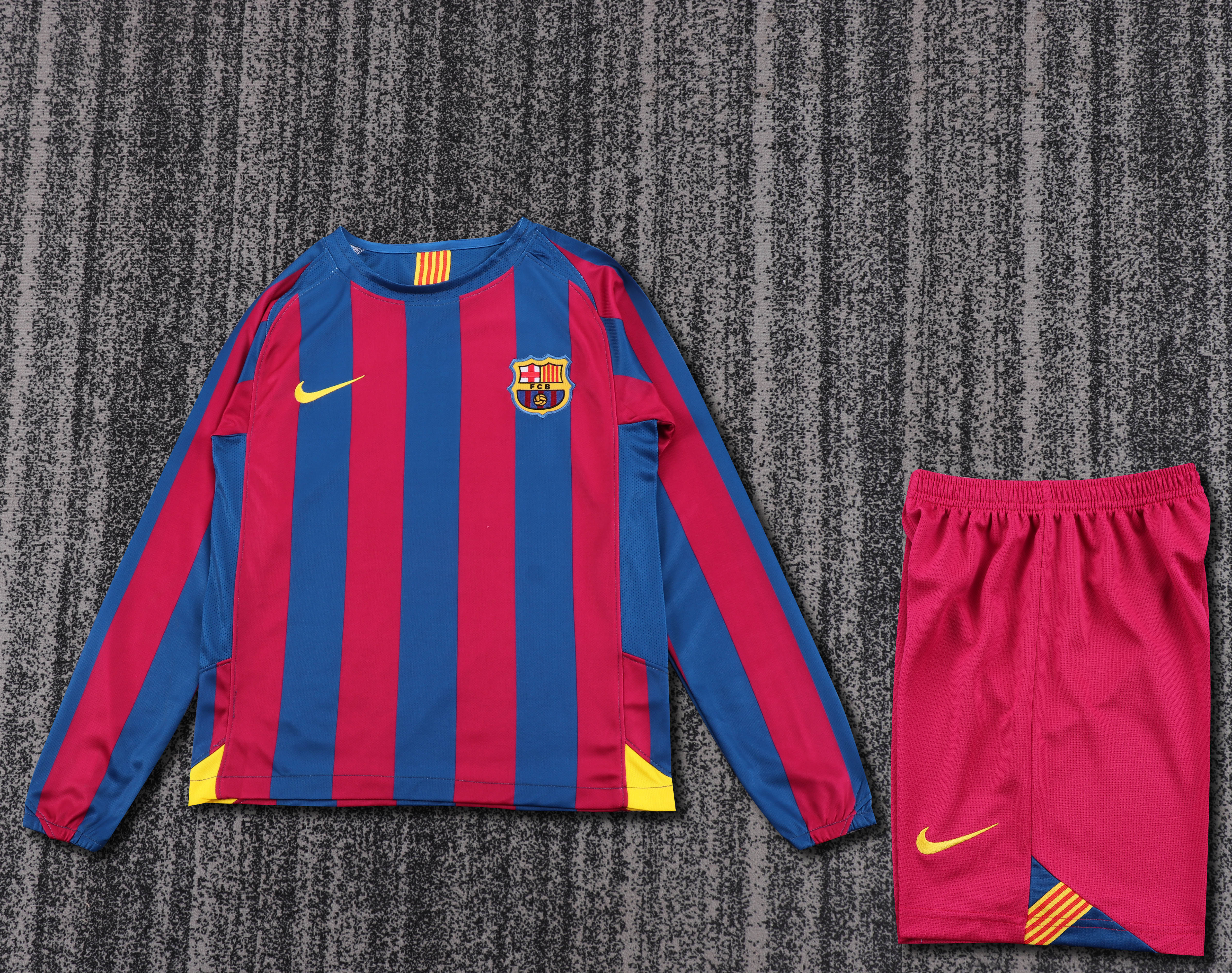Kids kit Barcelona 05/06 Home Long Sleeves