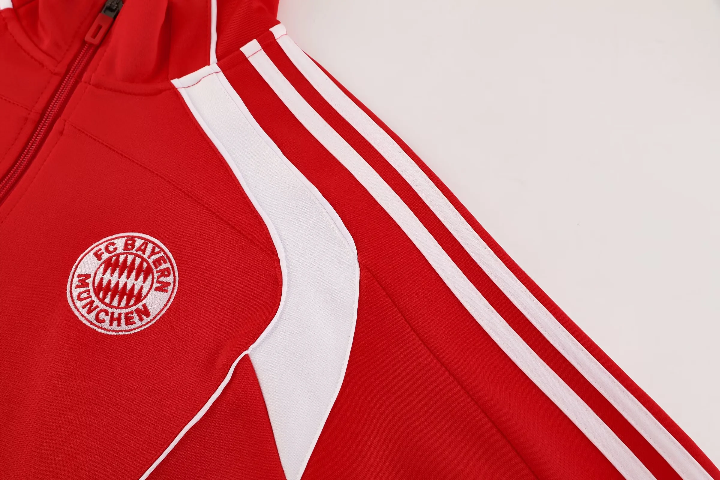 Bayern Full Zipper Training Suit Red