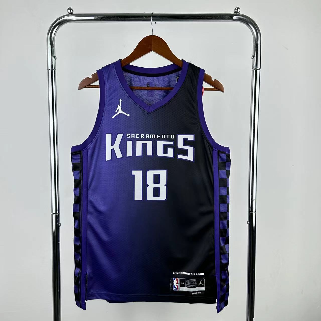 24 SEASON SACRAMENTO KINGS PURPLE  #18
