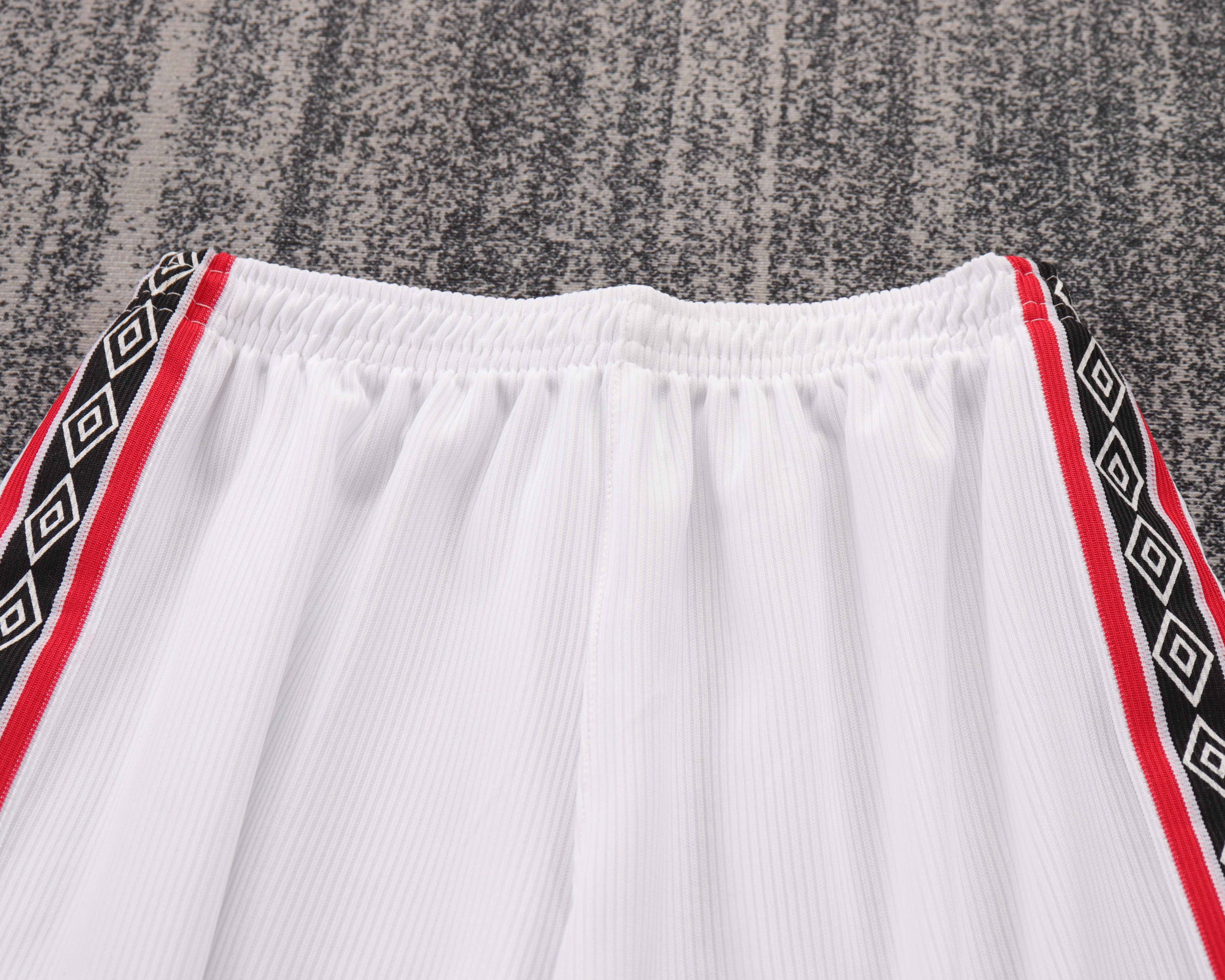 Kids Retro Man Utd 98/99 Home