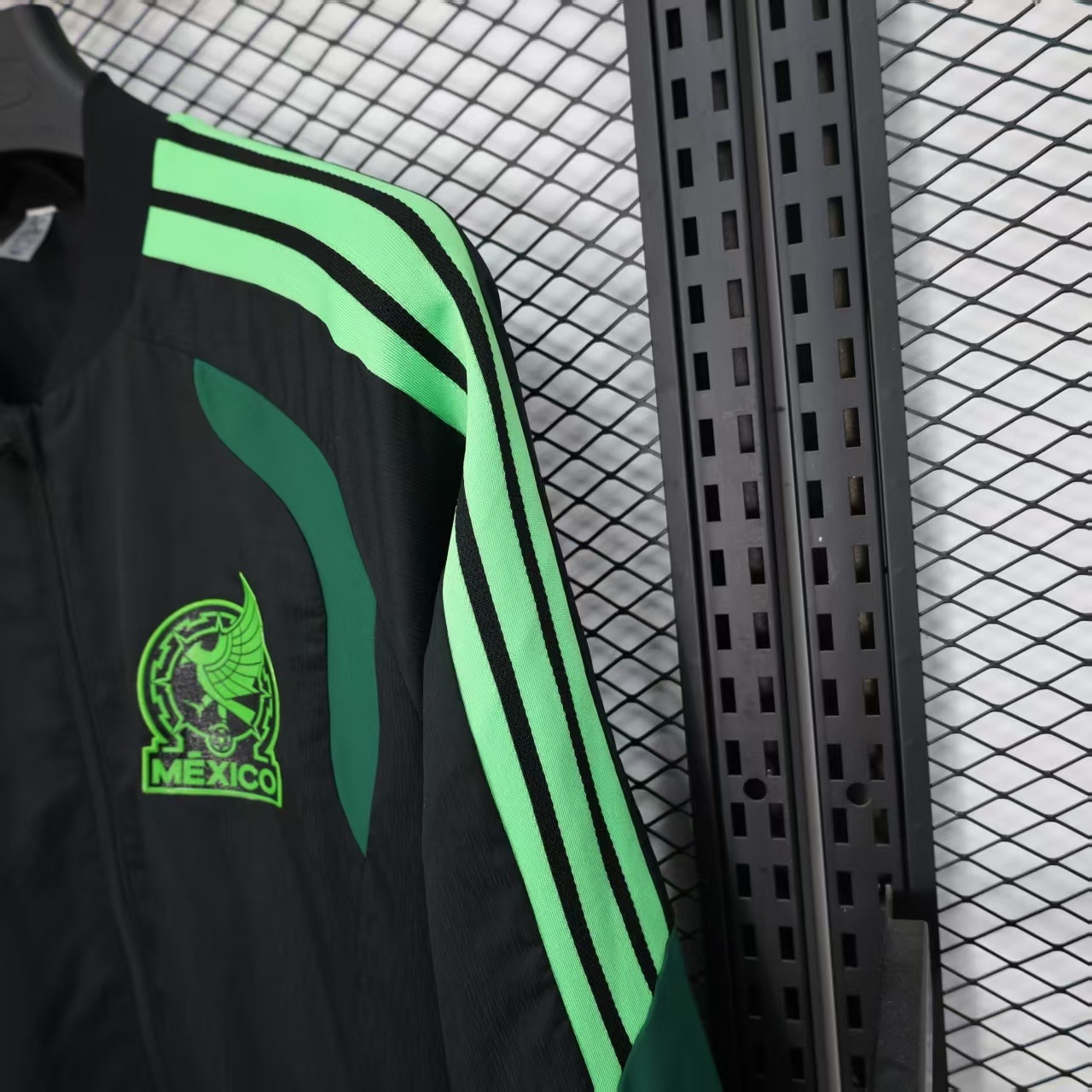 Mexico Windbreaker
