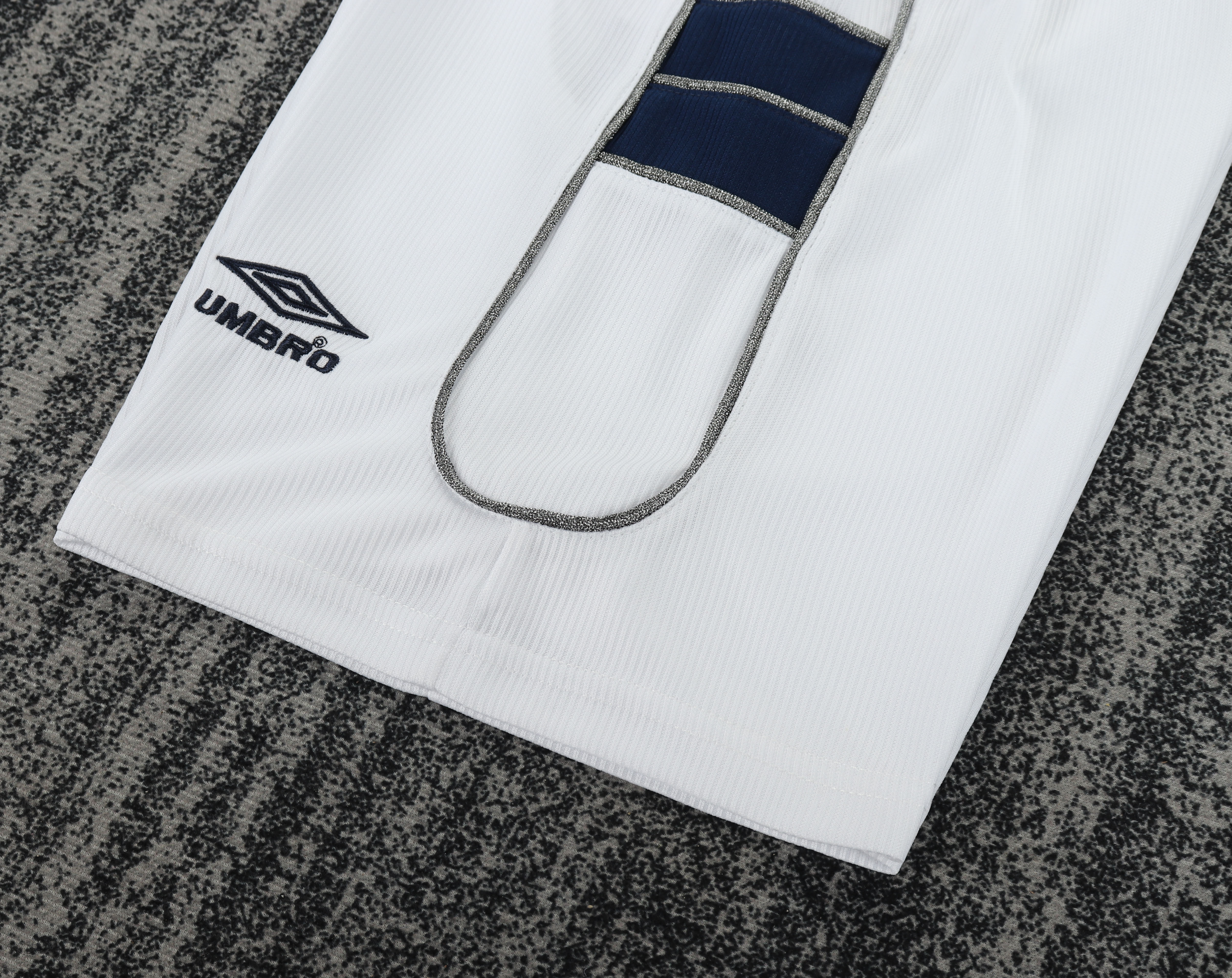 Kids Retro Man Utd 00/01 Away