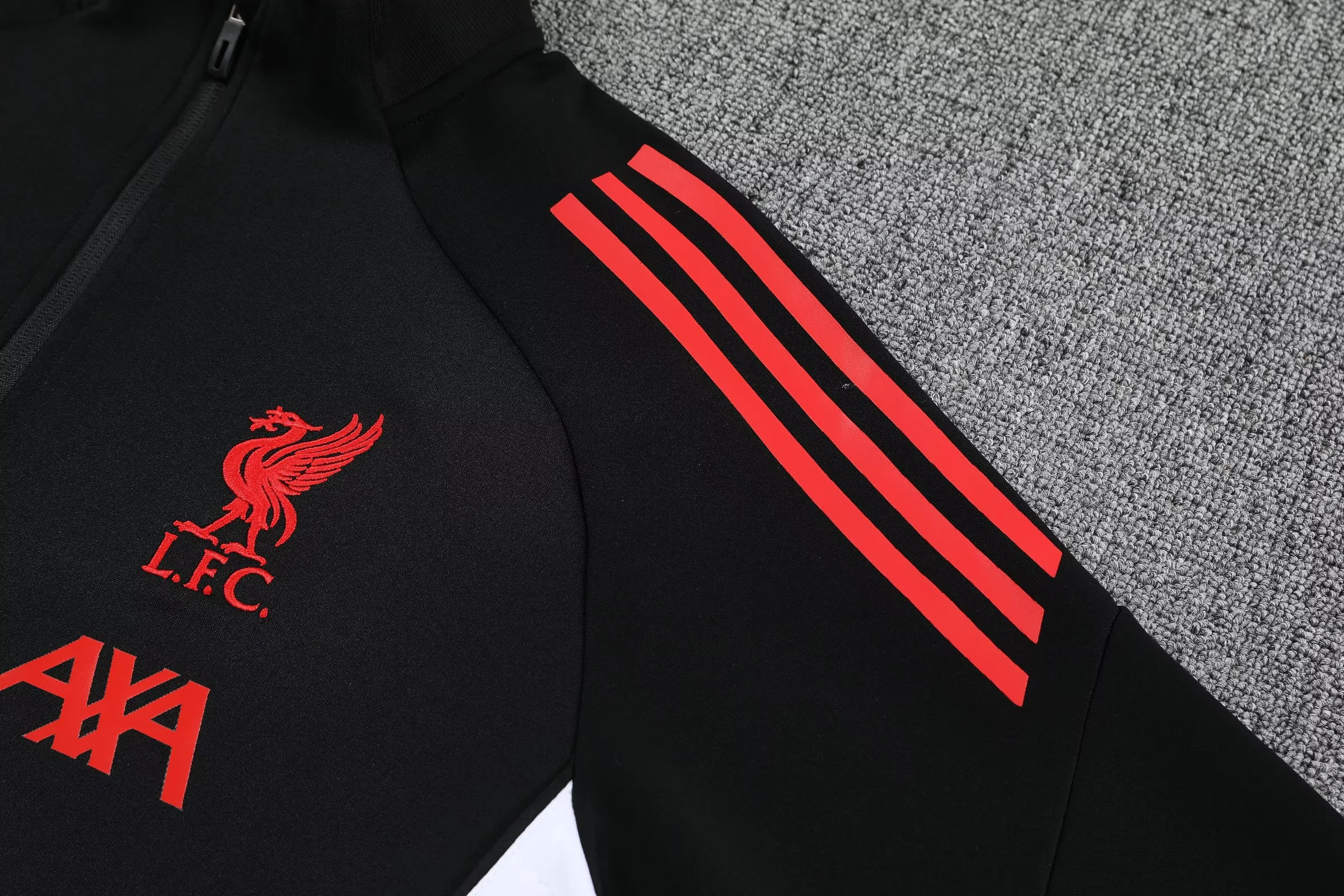 2526 LVP Full zipper Training suit Black