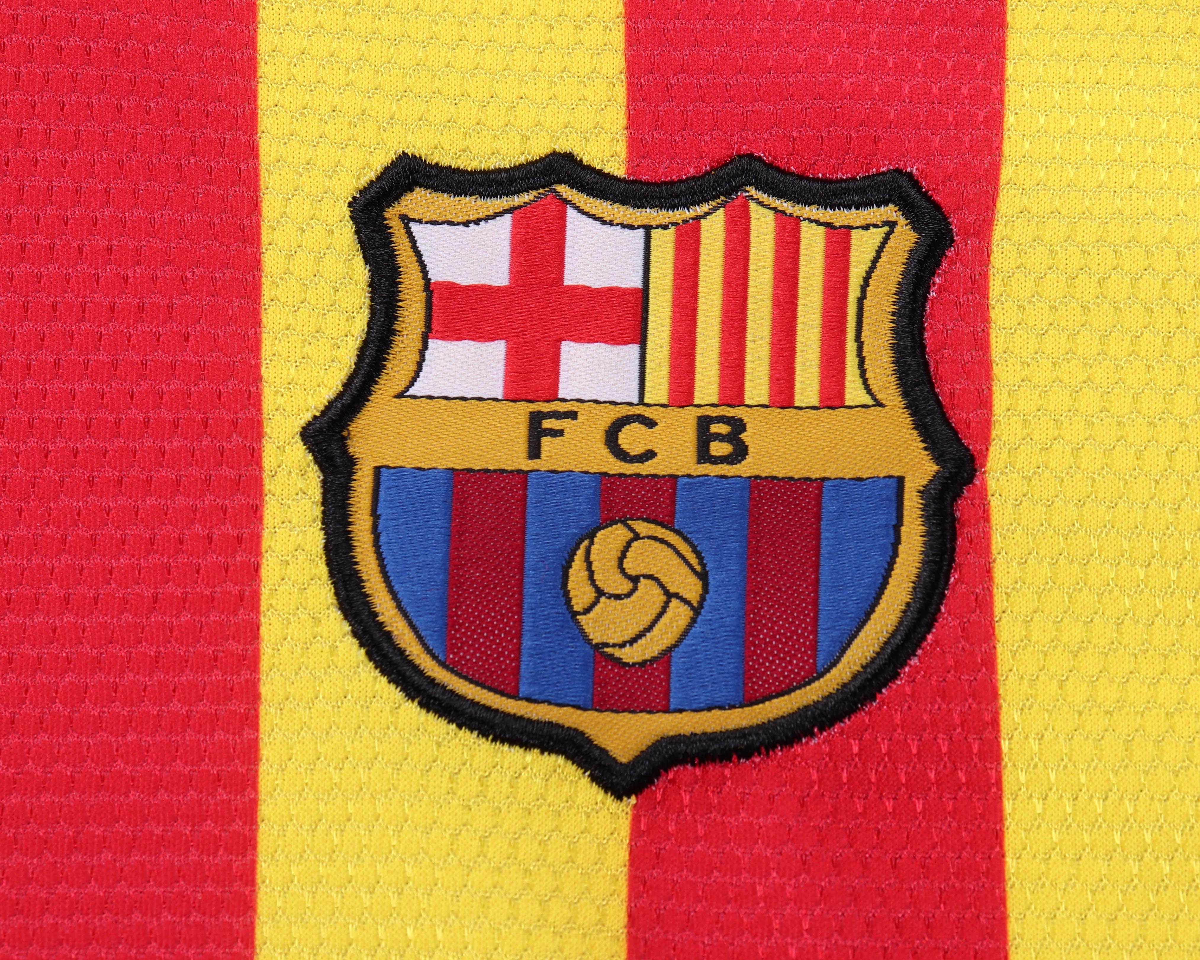 Kids kit Barcelona 13/14 Away