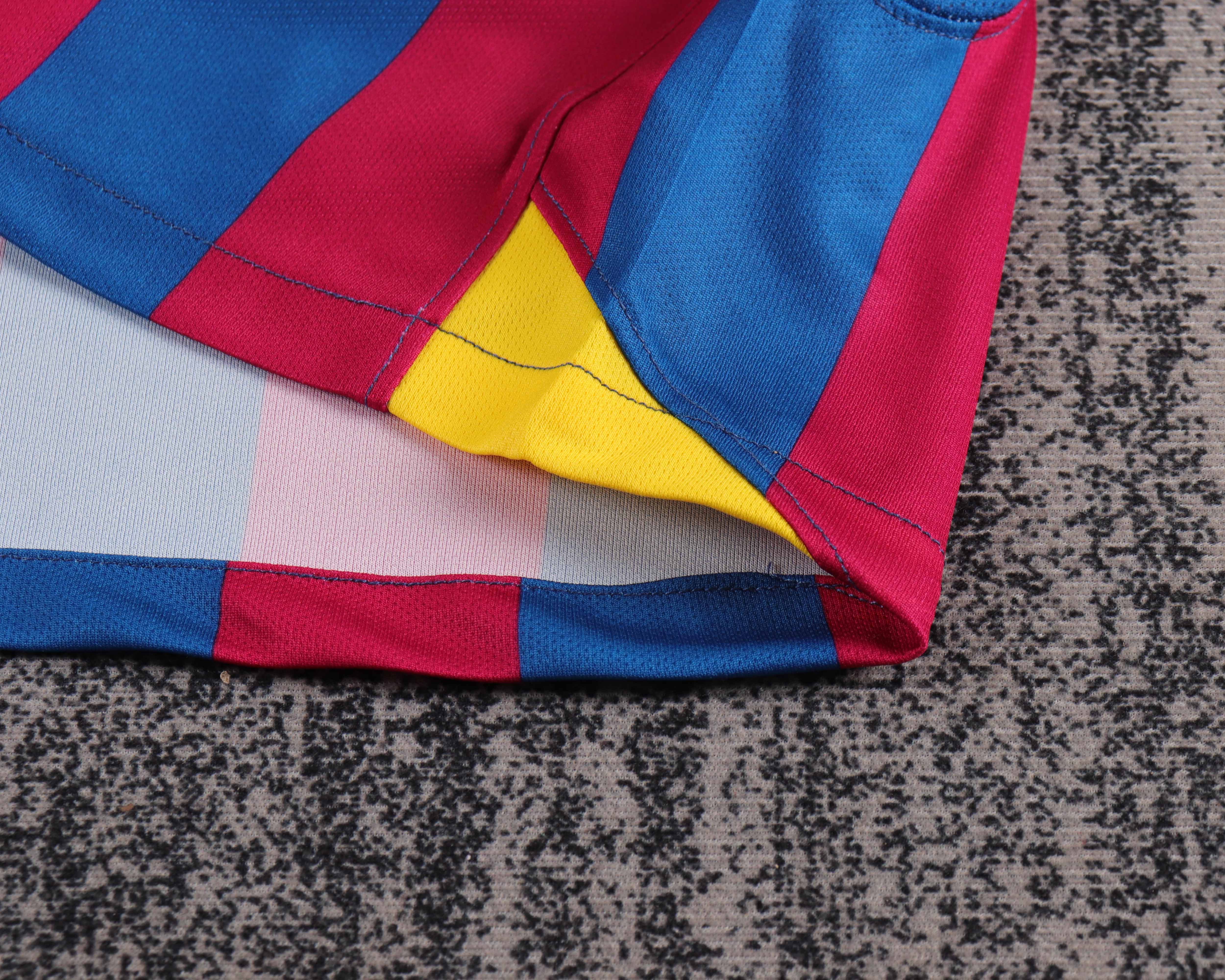 Kids kit Barcelona 05/06 Home UCL