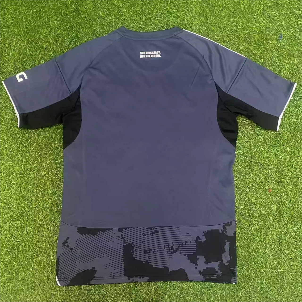 Frankfurt 3rd jersey for 2025/26 S-XXL