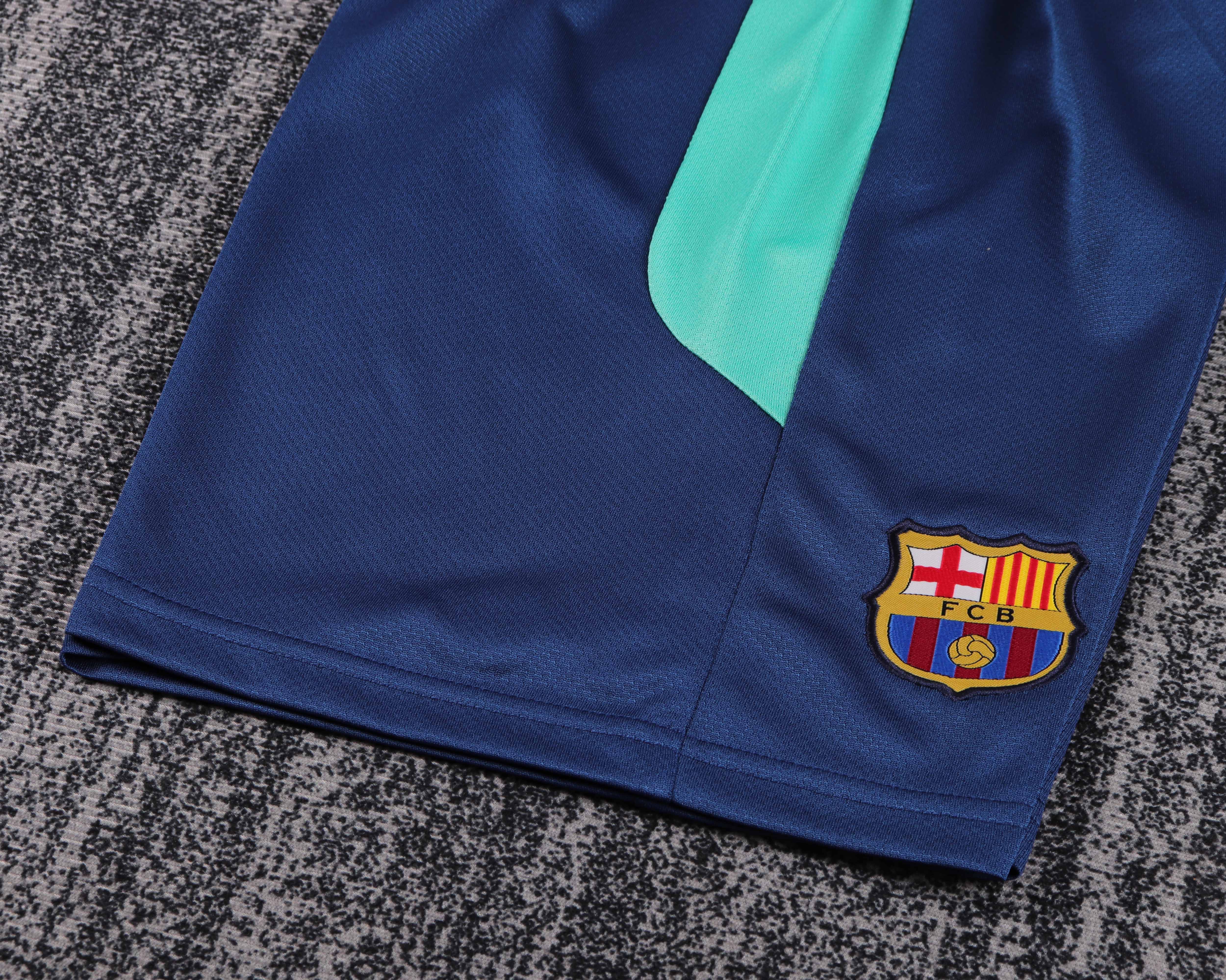 Kids kit Barcelona 10/11 Away