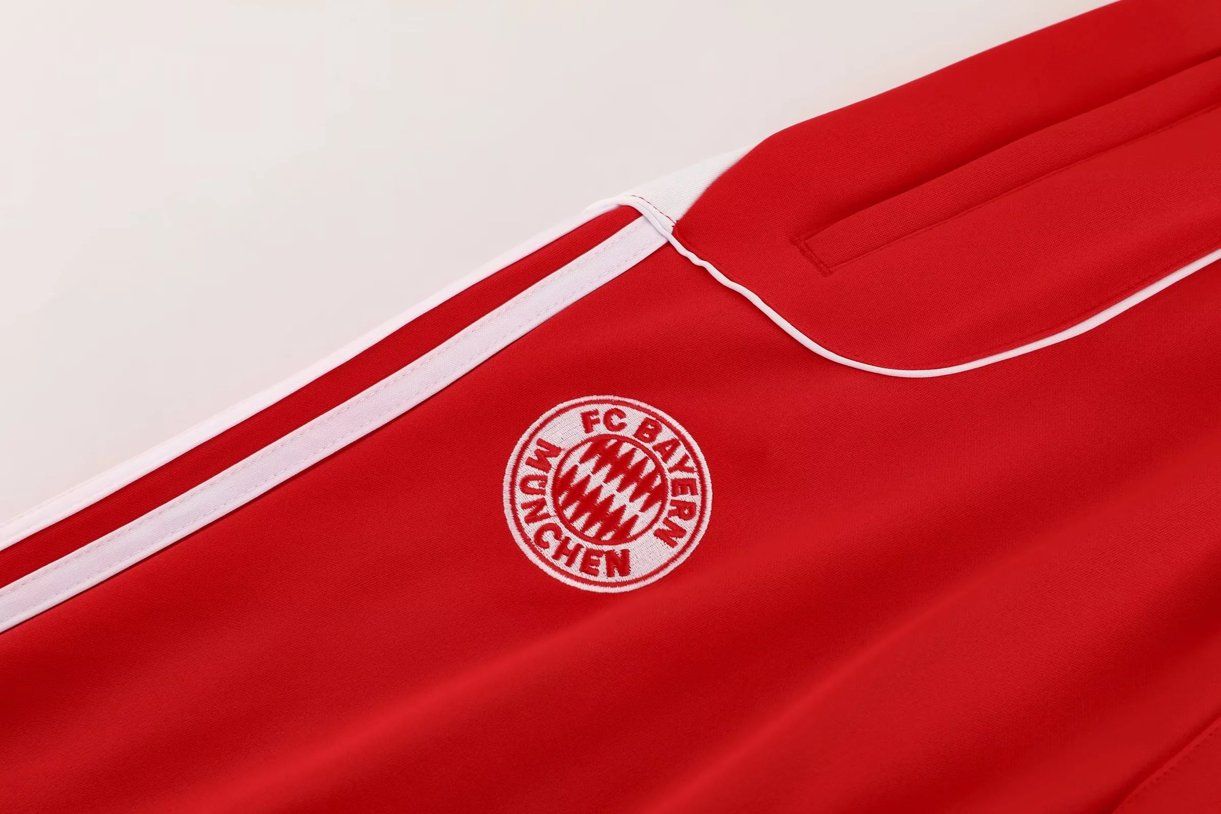 Bayern Full Zipper Training Suit Red
