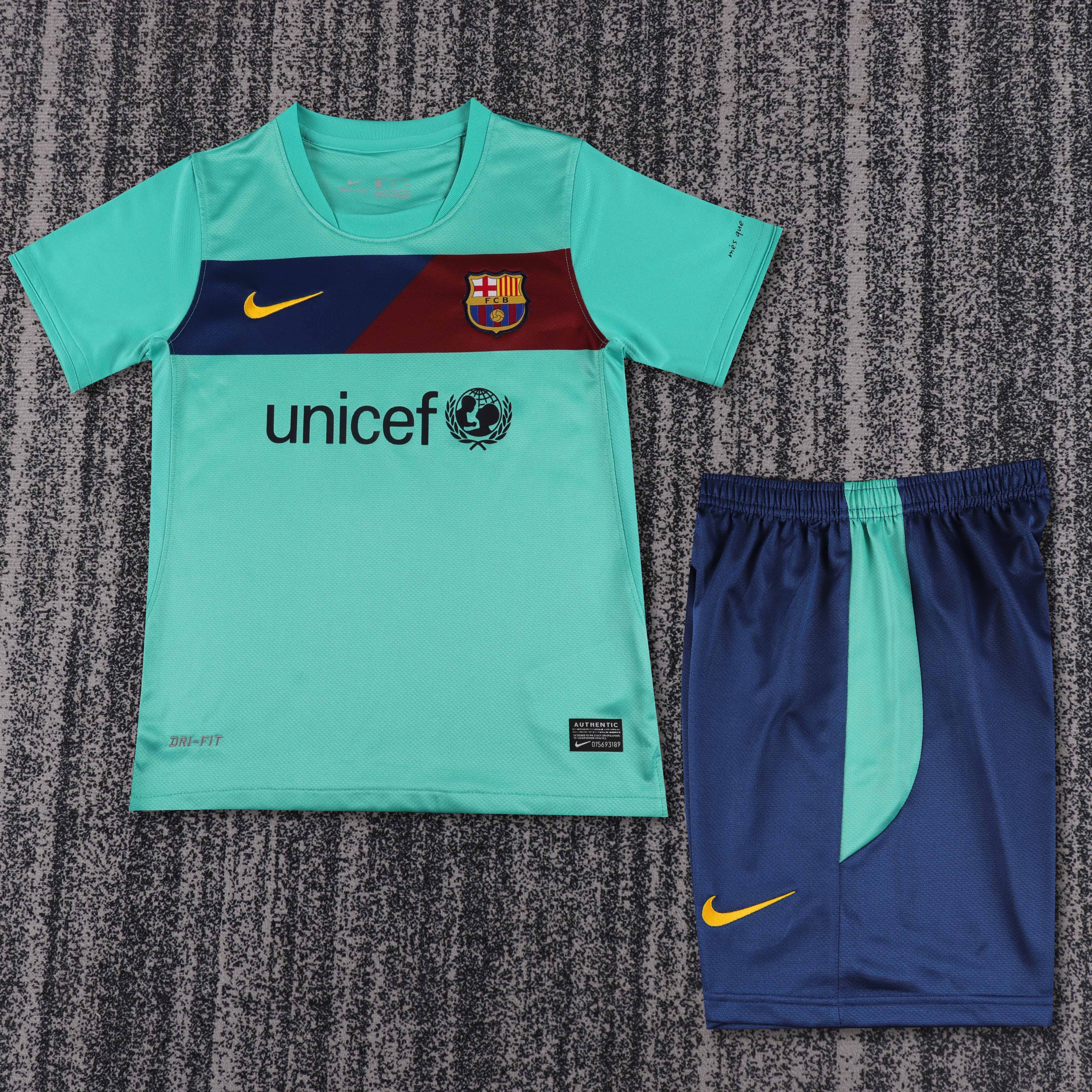 Kids kit Barcelona 10/11 Away