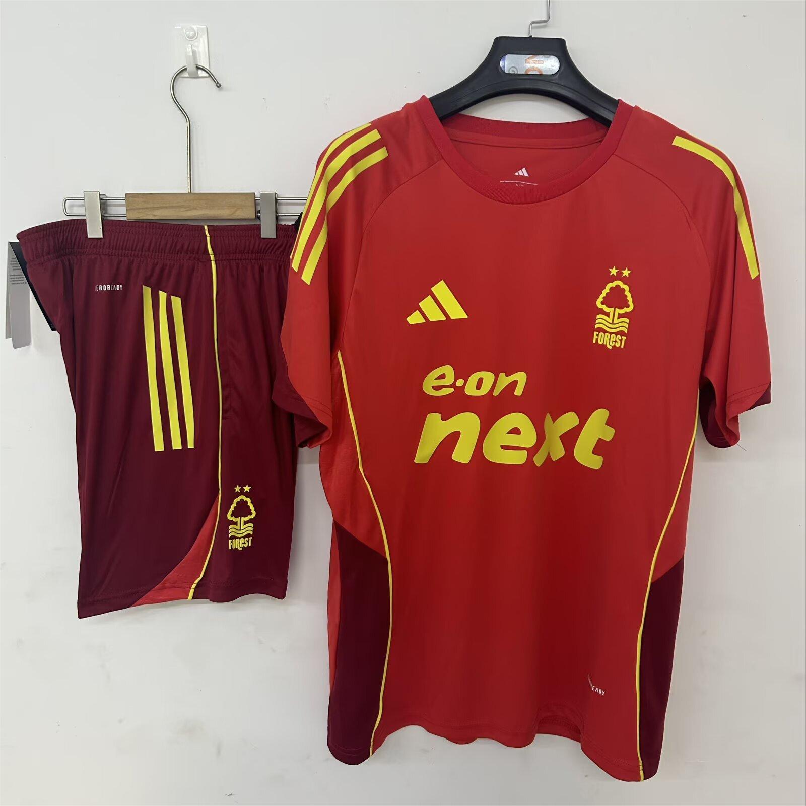 Nottingham Forest 25/26 Training Short Sleeves S-3XL
