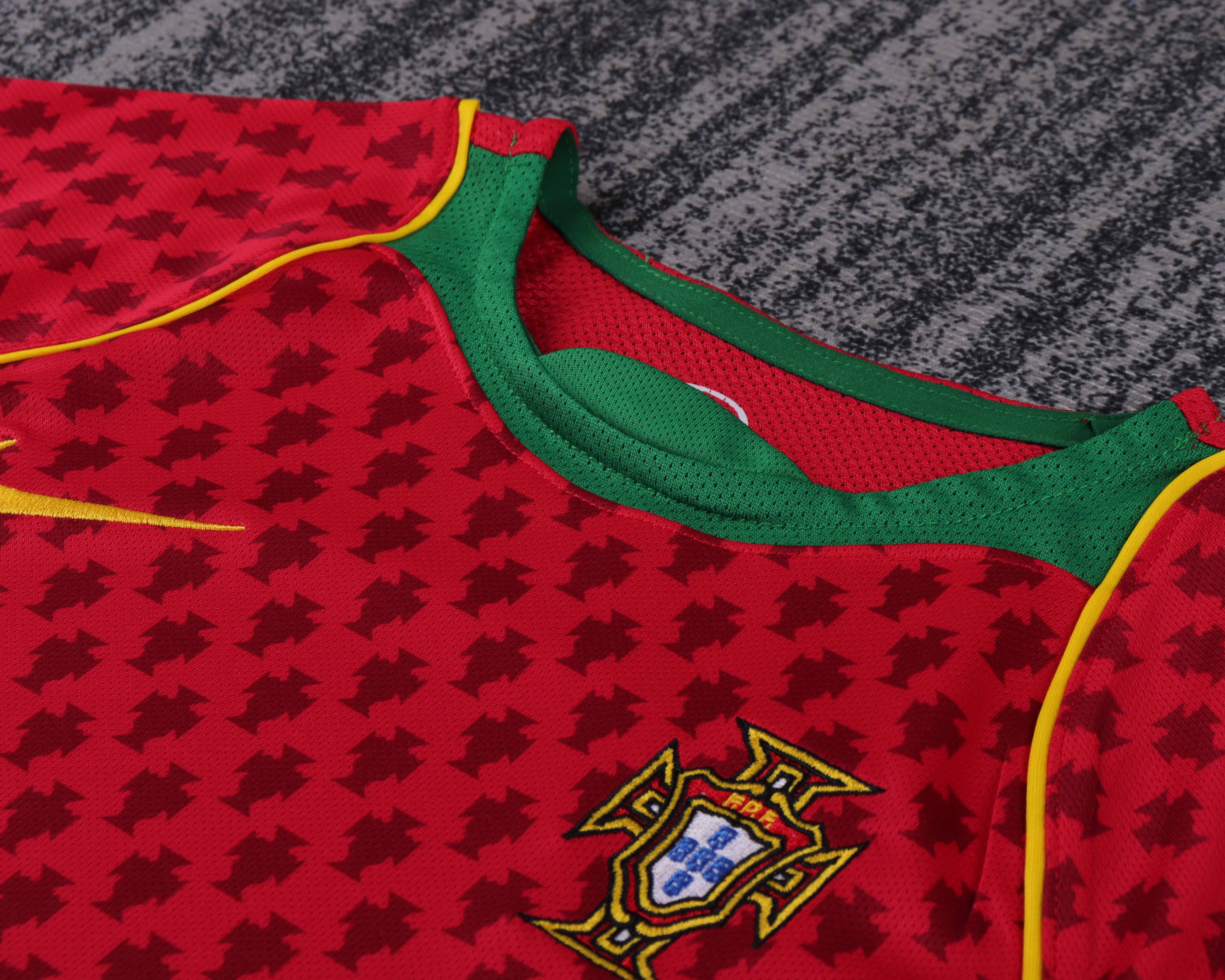 Kids Retro Kit Portugal 2004 Home