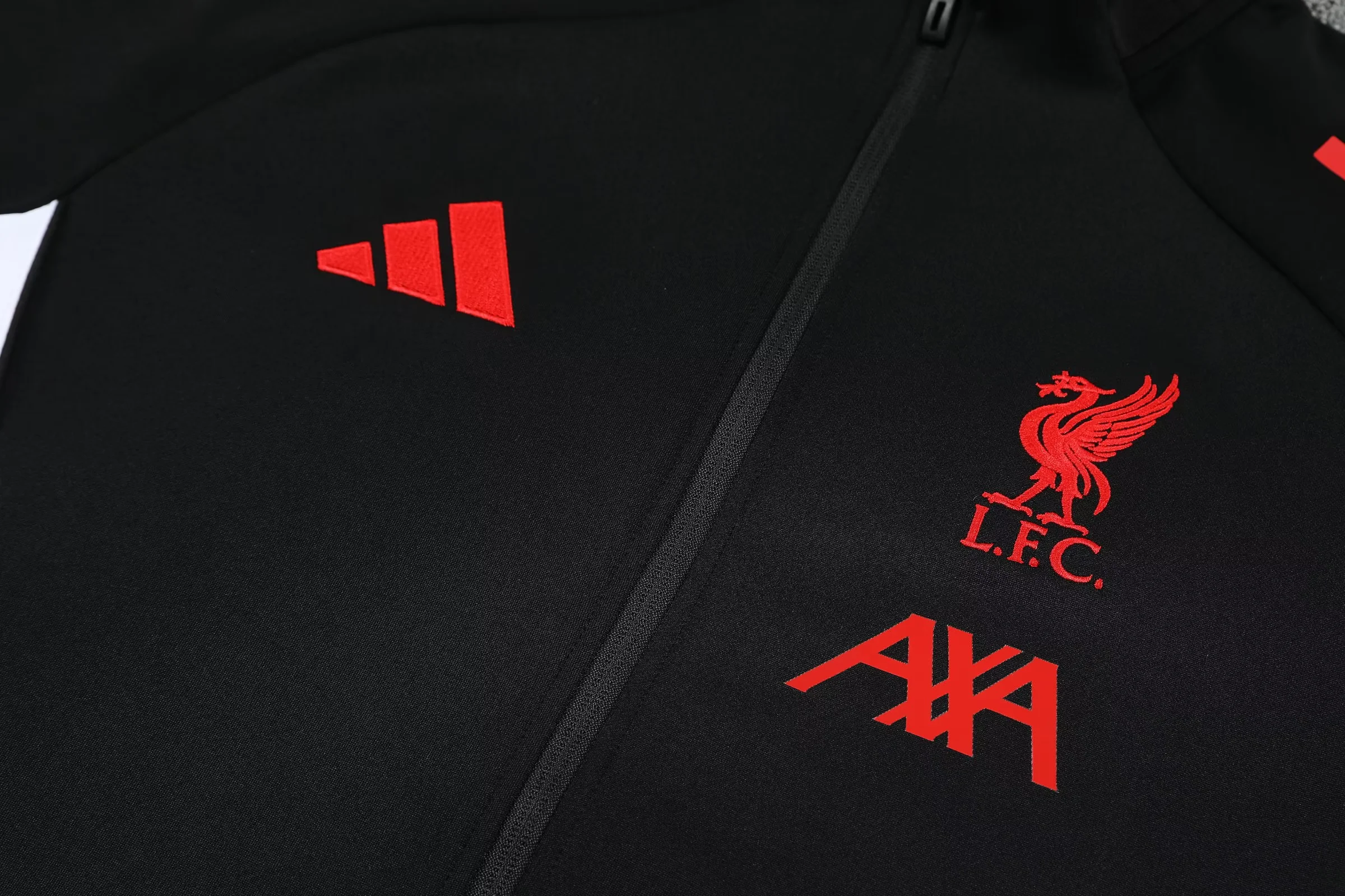 2526 LVP Full zipper Training suit Black