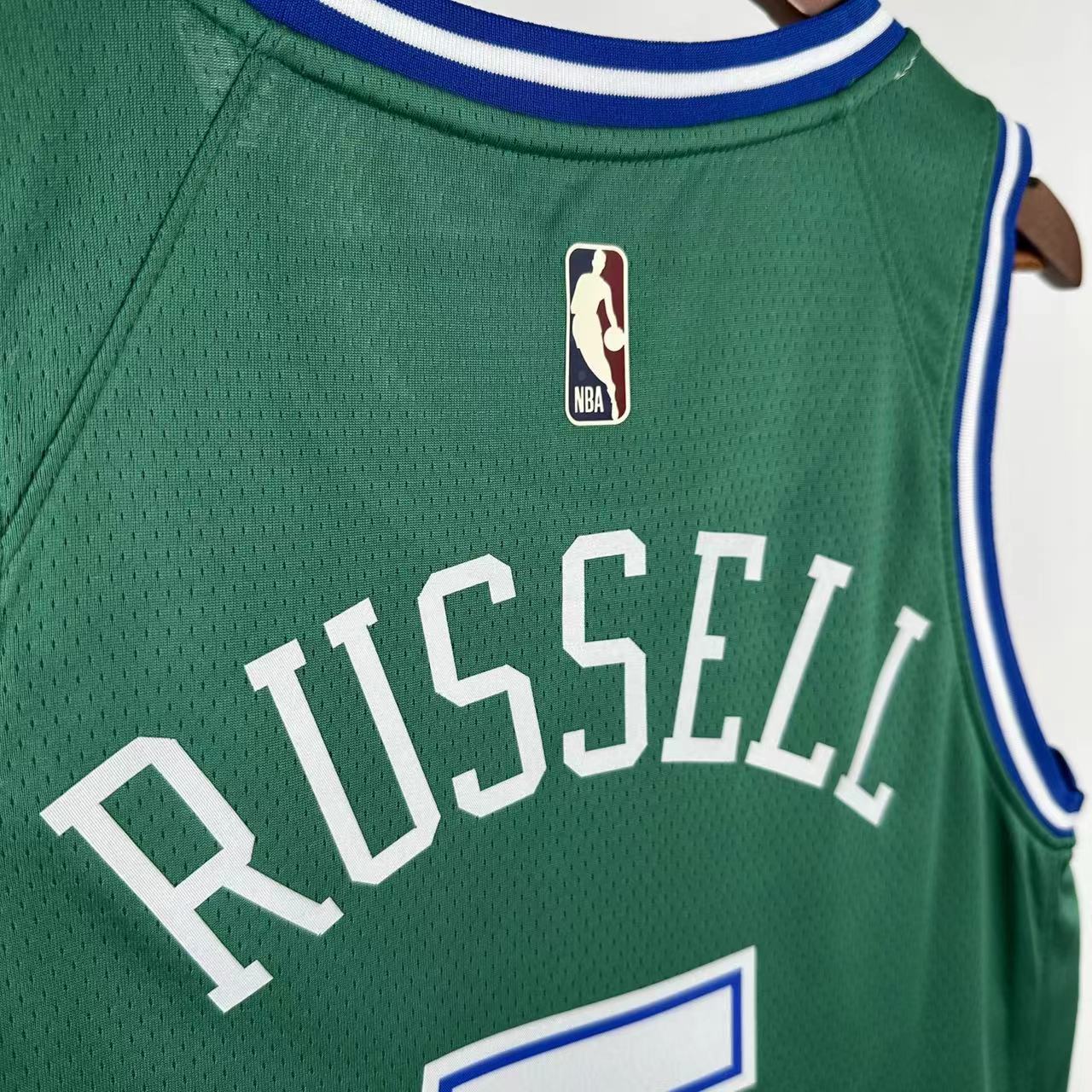 26 Season Mavericks Green #5 Russell